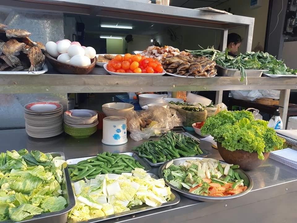 อุ่นใจริเวอร์ไซด์, สมพงศ์ ซีฟู๊ด, แป๊ะเก๊า โภชนา, ครัวบ้านเปิ้ล, ครัวปีกไม้, PLAY FARM Restaurant, เปียอู๋ โภชนา, ส้มตำดนตรี, สาขาเทพารักษ์, นายหมาทะเลมีชีวิต ตำหรุ, ครัวบุญเลิศ บางปู