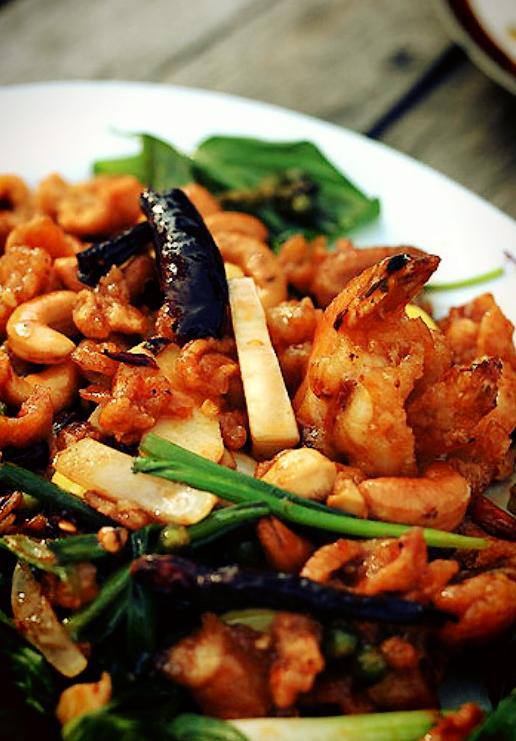 อุ่นใจริเวอร์ไซด์, สมพงศ์ ซีฟู๊ด, แป๊ะเก๊า โภชนา, ครัวบ้านเปิ้ล, ครัวปีกไม้, PLAY FARM Restaurant, เปียอู๋ โภชนา, ส้มตำดนตรี, สาขาเทพารักษ์, นายหมาทะเลมีชีวิต ตำหรุ, ครัวบุญเลิศ บางปู