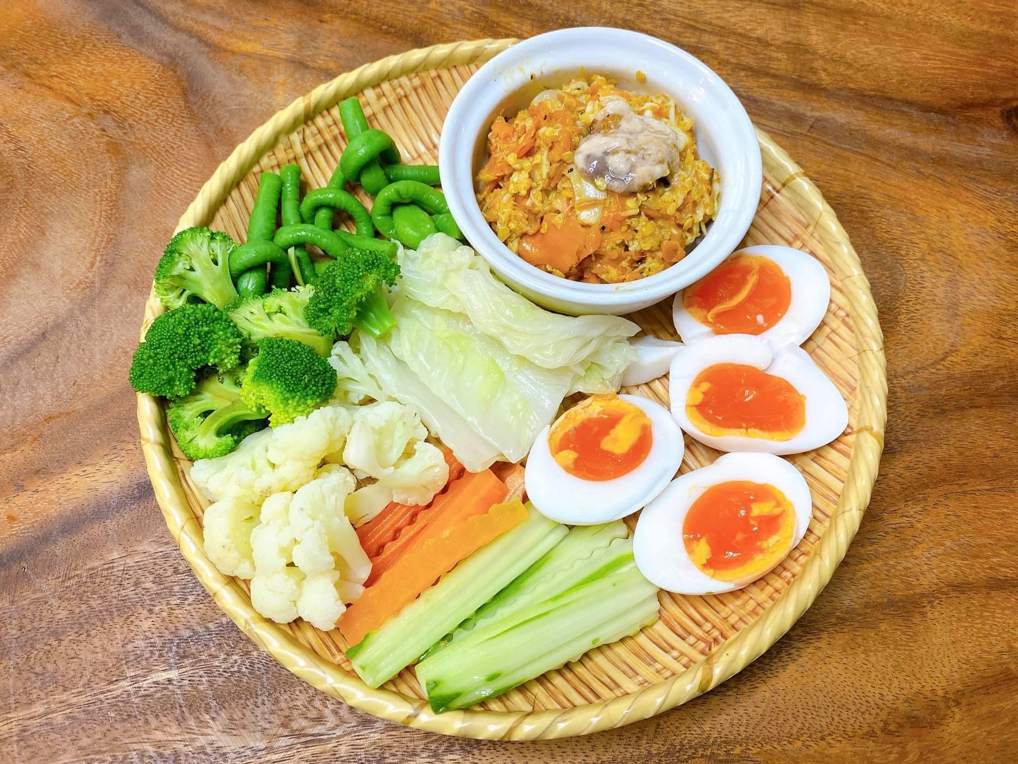 อุ่นใจริเวอร์ไซด์, สมพงศ์ ซีฟู๊ด, แป๊ะเก๊า โภชนา, ครัวบ้านเปิ้ล, ครัวปีกไม้, PLAY FARM Restaurant, เปียอู๋ โภชนา, ส้มตำดนตรี, สาขาเทพารักษ์, นายหมาทะเลมีชีวิต ตำหรุ, ครัวบุญเลิศ บางปู