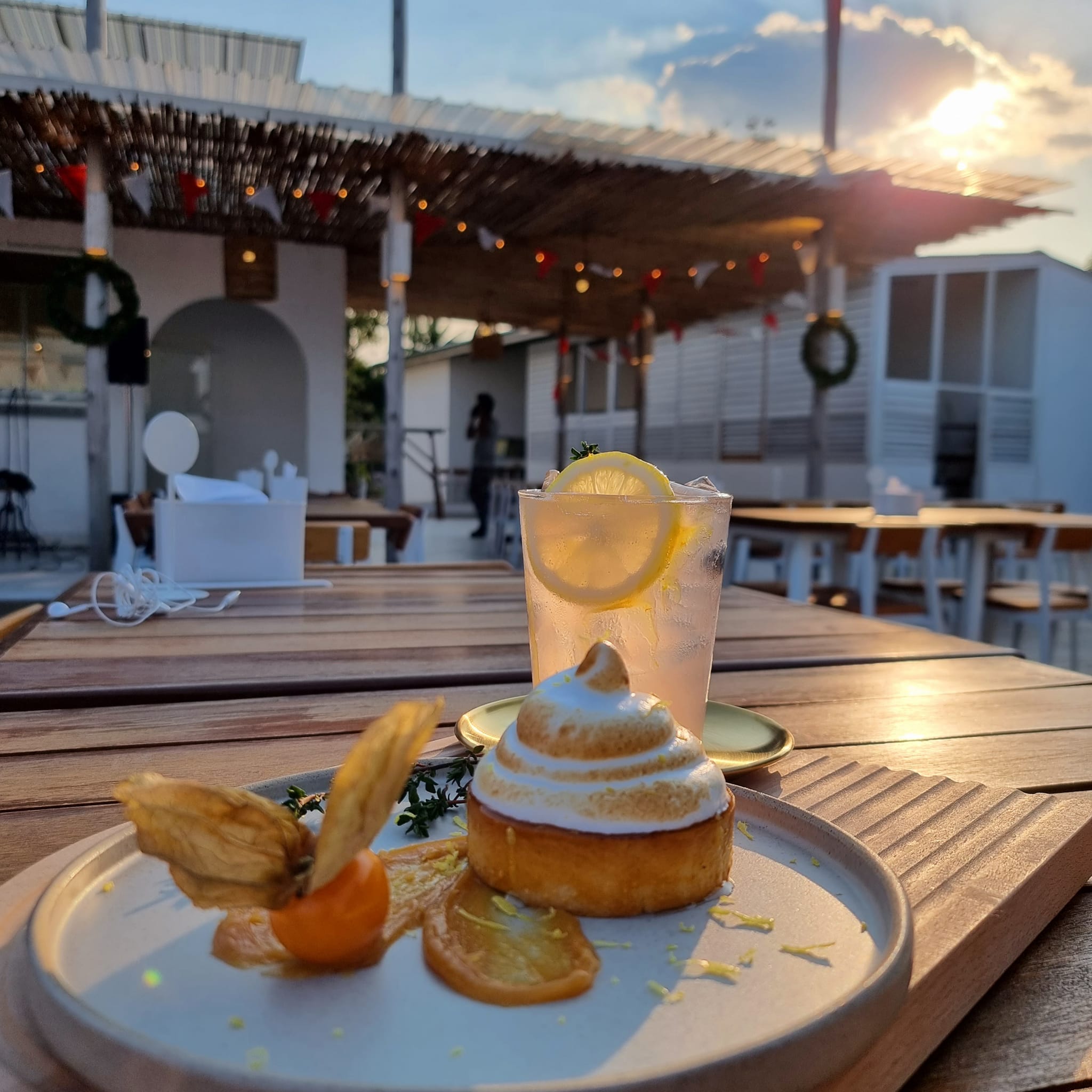 รำไร, ธรรมชาติโอชา, Rangnok Cafe&amp;Bar, บ้านท่าน้ำนนท์ Chaopraya antique Cafe, THE COUSIN, เพลิน Zaab Cafe, สายน้ำคาเฟ่ เกาะเกร็ด, สวนกู เดอะคาเฟ่, กาแฟบ้านเลขที่ ๑, 5522cafe, Rongsi Studio, คลองอ้อมคาเฟ่, คาเฟ่บ้านเฮีย