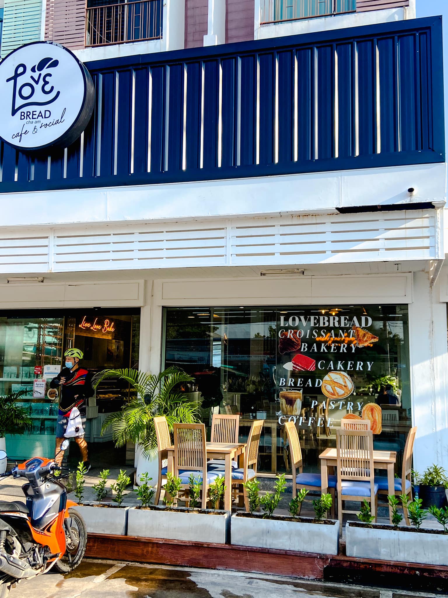 พริบพรี คาเฟ่, FOX COFF, Begiin, Coco&amp;coff, Good time Cafe', Me Cafe' Phetchaburi, Tumlay Cafe &amp; Bar, Ka-nod Café, พิเศษ กาแฟ, อากงคาเฟ่, LoveBread Thailand, SPACE TIME Cafe’ Phetchaburi, ณ โรงนา คาเฟ่