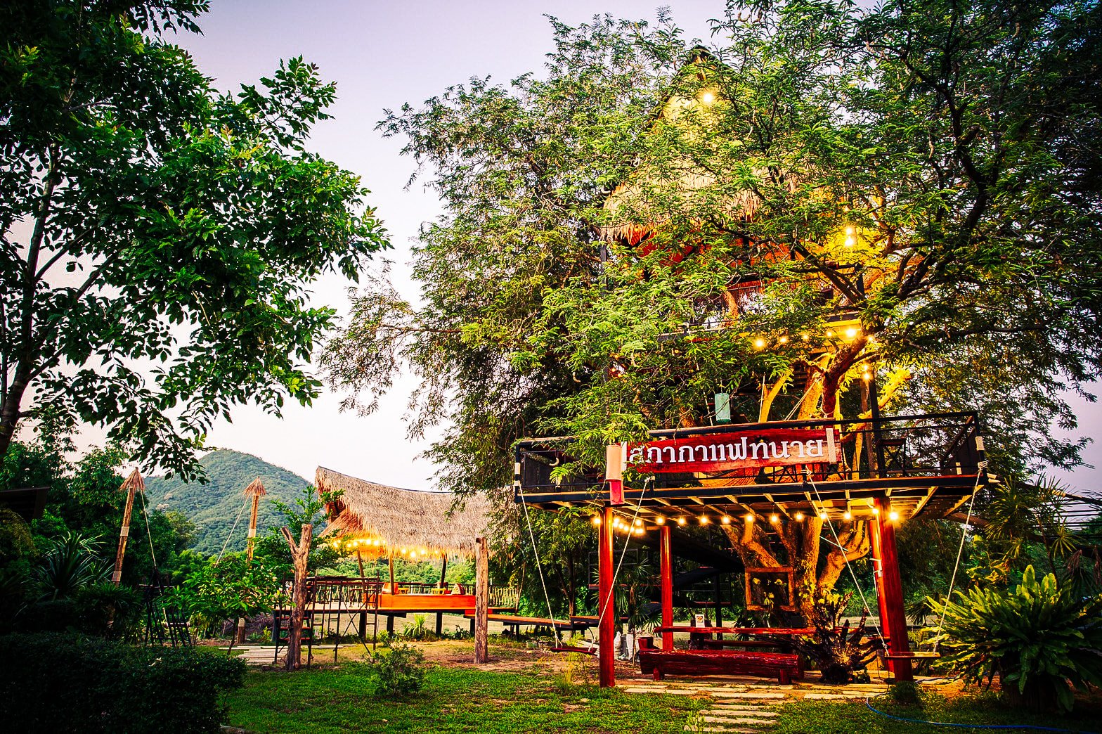 พริบพรี คาเฟ่, FOX COFF, Begiin, Coco&amp;coff, Good time Cafe', Me Cafe' Phetchaburi, Tumlay Cafe &amp; Bar, Ka-nod Café, พิเศษ กาแฟ, อากงคาเฟ่, LoveBread Thailand, SPACE TIME Cafe’ Phetchaburi, ณ โรงนา คาเฟ่