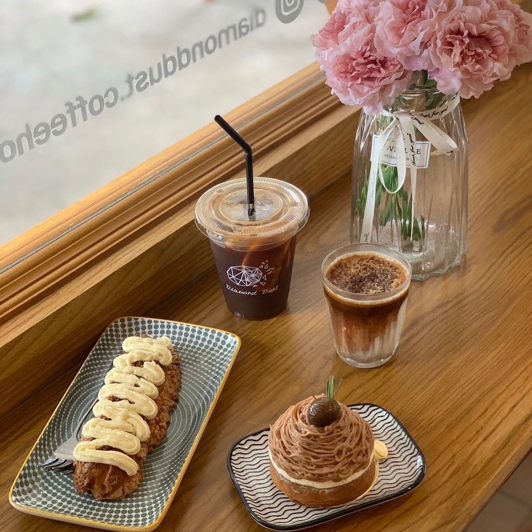 พริบพรี คาเฟ่, FOX COFF, Begiin, Coco&amp;coff, Good time Cafe', Me Cafe' Phetchaburi, Tumlay Cafe &amp; Bar, Ka-nod Café, พิเศษ กาแฟ, อากงคาเฟ่, LoveBread Thailand, SPACE TIME Cafe’ Phetchaburi, ณ โรงนา คาเฟ่