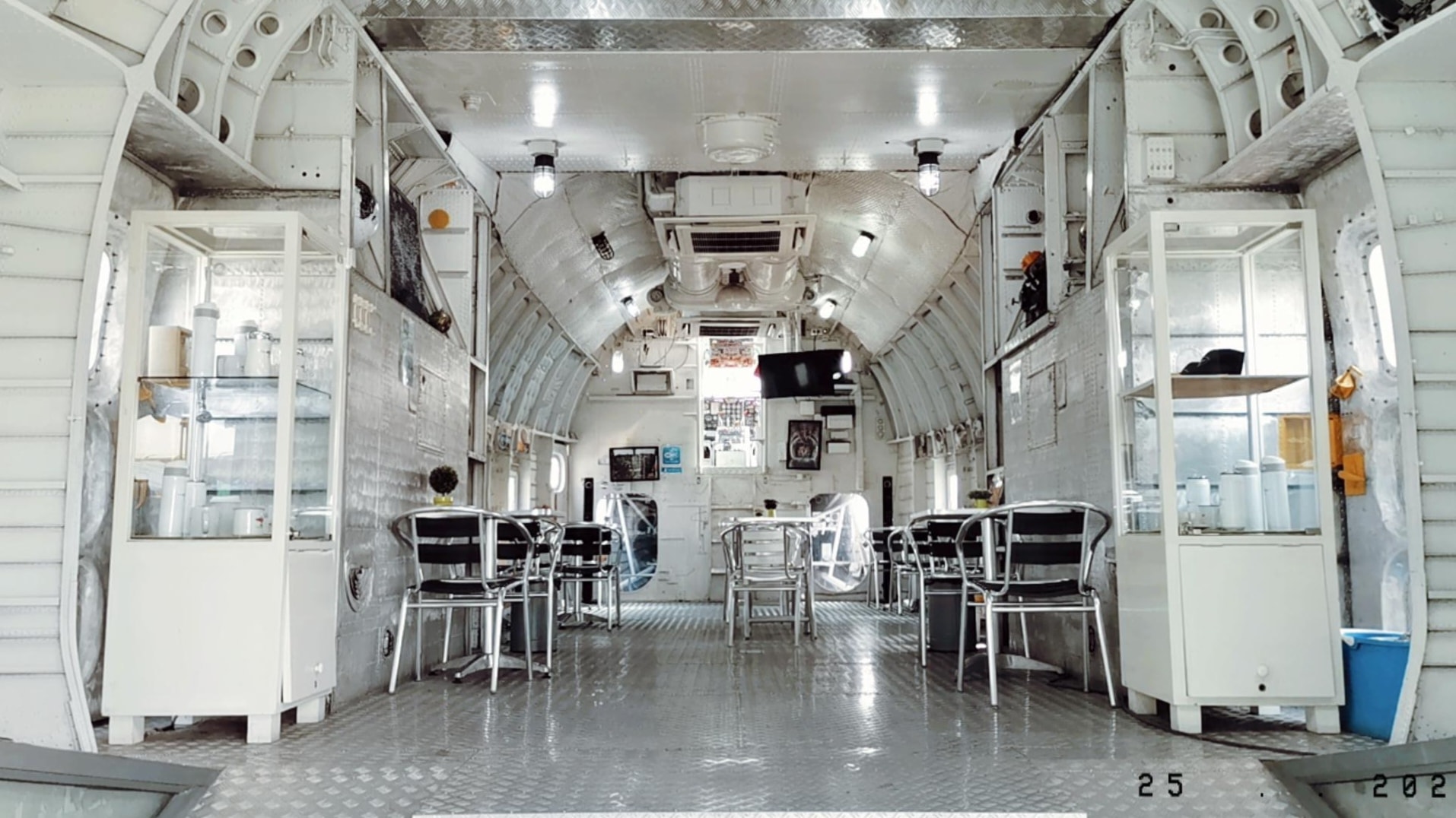 Unplan, ma na cafe', ปลาชุม : Plachum Café &amp; Bistro, Nava House Café - นาวา เฮ้าส์ คาเฟ่, Coffee 123, FarmVille Chachoengsao, บ้านพระจันทร์เวียน, กรีนวิลล์ ผักสลัดเสิร์ฟจากฟาร์ม , D•presso cafe, Baan Melon Desert, Red Cat Cafe ตลาดบ้านใหม่, Lifehouse Cafe &amp; Kitchen, T13 Café