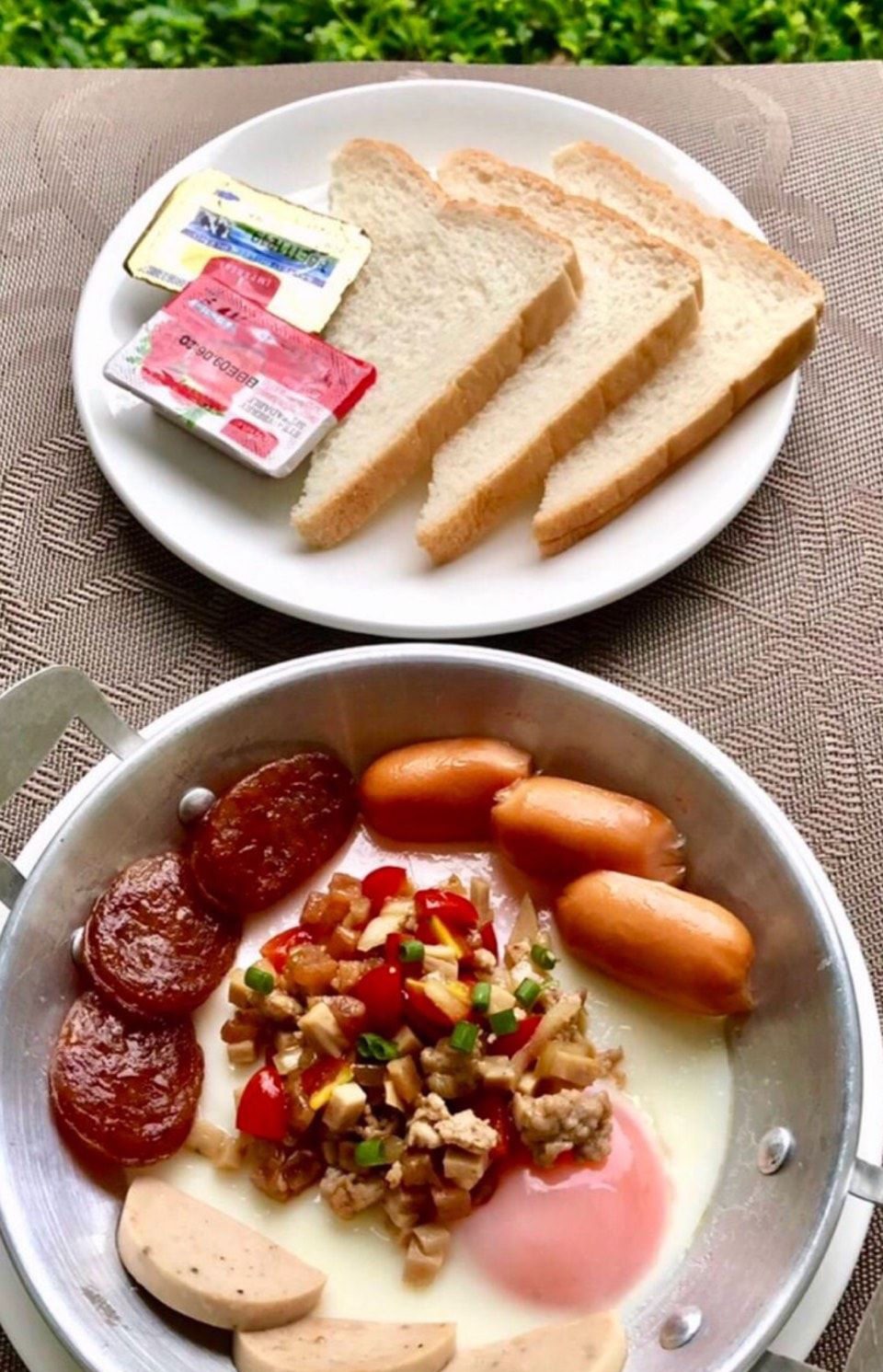 Unplan, ma na cafe', ปลาชุม : Plachum Café &amp; Bistro, Nava House Café - นาวา เฮ้าส์ คาเฟ่, Coffee 123, FarmVille Chachoengsao, บ้านพระจันทร์เวียน, กรีนวิลล์ ผักสลัดเสิร์ฟจากฟาร์ม , D•presso cafe, Baan Melon Desert, Red Cat Cafe ตลาดบ้านใหม่, Lifehouse Cafe &amp; Kitchen, T13 Café