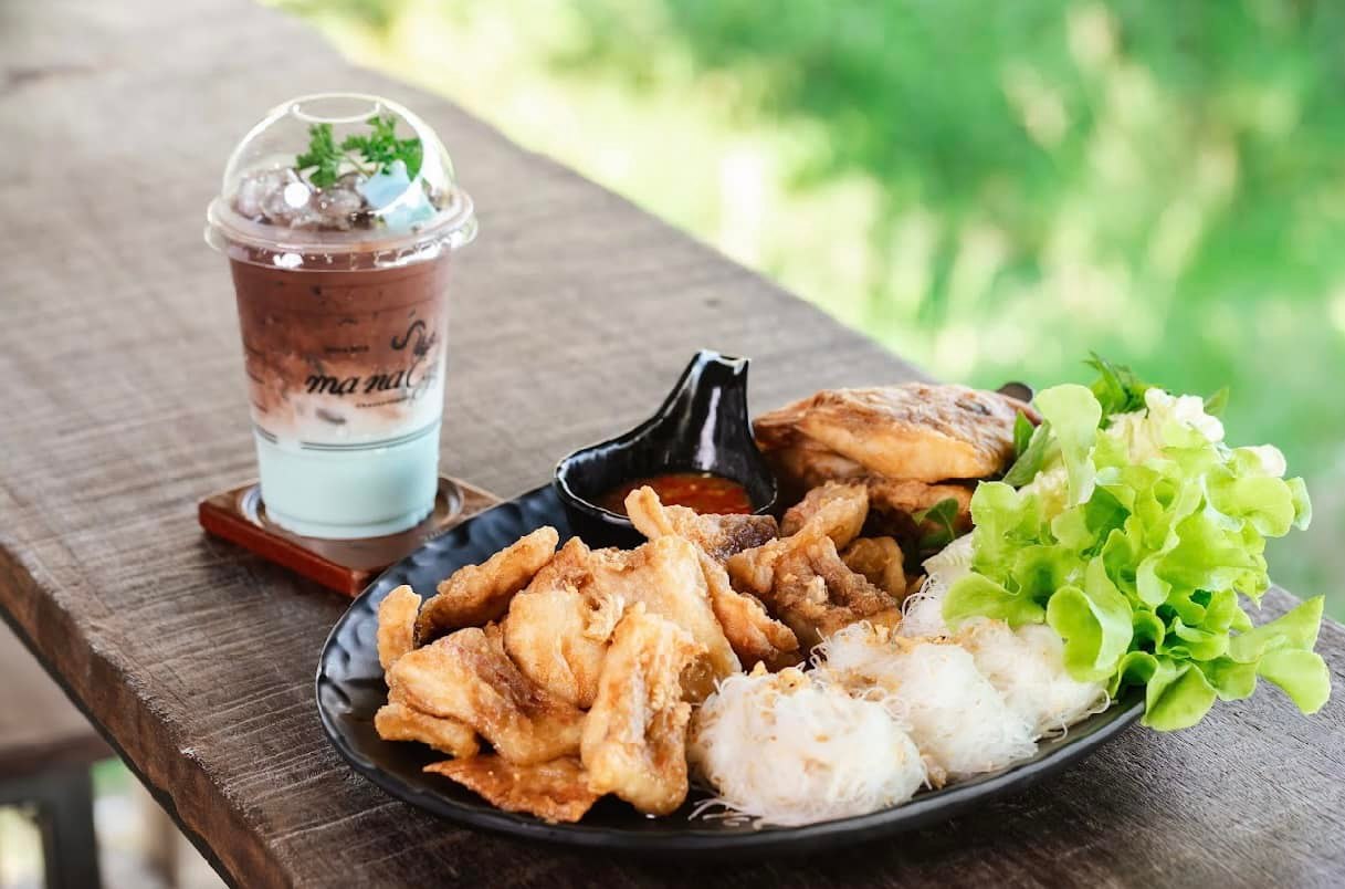 Unplan, ma na cafe', ปลาชุม : Plachum Café &amp; Bistro, Nava House Café - นาวา เฮ้าส์ คาเฟ่, Coffee 123, FarmVille Chachoengsao, บ้านพระจันทร์เวียน, กรีนวิลล์ ผักสลัดเสิร์ฟจากฟาร์ม , D•presso cafe, Baan Melon Desert, Red Cat Cafe ตลาดบ้านใหม่, Lifehouse Cafe &amp; Kitchen, T13 Café