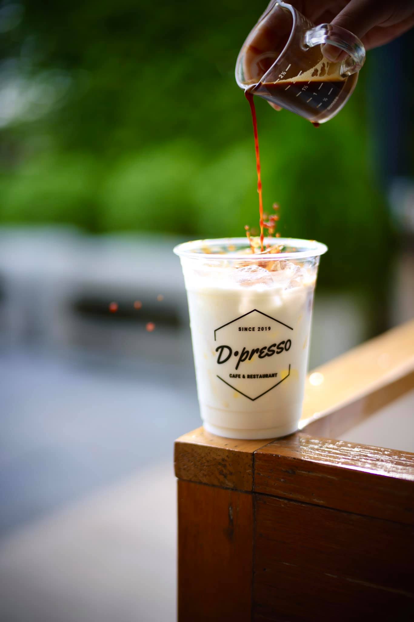 Unplan, ma na cafe', ปลาชุม : Plachum Café &amp; Bistro, Nava House Café - นาวา เฮ้าส์ คาเฟ่, Coffee 123, FarmVille Chachoengsao, บ้านพระจันทร์เวียน, กรีนวิลล์ ผักสลัดเสิร์ฟจากฟาร์ม , D•presso cafe, Baan Melon Desert, Red Cat Cafe ตลาดบ้านใหม่, Lifehouse Cafe &amp; Kitchen, T13 Café