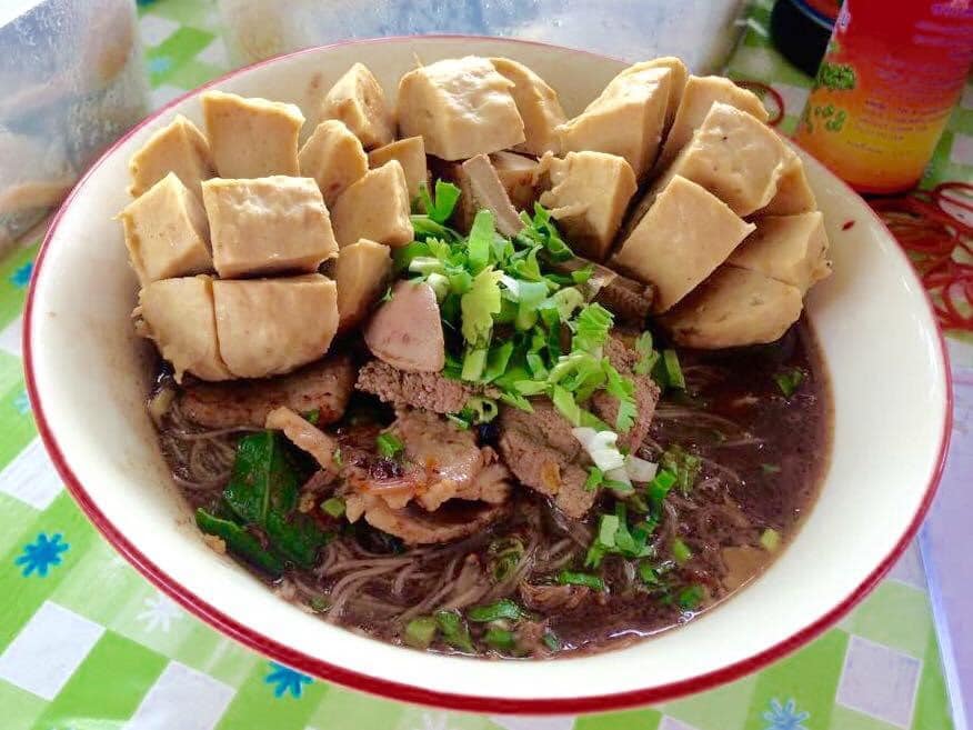 นิยมบุฟเฟ่ต์ ก๋วยเตี๋ยวไก่มะระ, ก๋วยเตี๋ยวเรือ จ้าวคุณ Jaokhun ปากน้ำ สมุทรปราการ, นายท่าน, เฮียปิงลูกชิ้นปลาหมึก, สำรวยก๋วยเตี๋ยวเนื้อ วัดอโศการาม, ก๋วยเตี๋ยวเรือเติมบุญ, ก๋วยเตี๋ยวปลื้ม เนื้อตุ๋น หมูตุ๋น, ก๋วยเตี๋ยวเนื้อ เจ๊หงษ์ แพรกษา, ก๋วยเตี๋ยวเป็ดเจ๊เต็ง, ต.รุ่งโรจน์ ลูกชิ้นปลา, เนื้อตุ๋น แม่ประคำ อร่อยที่สุดในโลก 24 ชม., เจ๊ลี ก๋วยเตี๋ยวเรืออยุธยา รสเด็ด, ติ๋มก๋วยเตี๋ยวเป็ด, ก๋วยเตี๋ยวลูกชิ้นยักษ์ - สะพานเขียว, ก๋วยเตี๋ยวดาวทอง, ก๋วยเตี๋ยวข้ามฟาก, สถานีรถไฟฟ้าทิพวัล-แบริ่งเก่า, ก๋วยเตี๋ยวเรือตรากบ ปั๊ม ปตท.สมจิตร, เจ๊ดา ก๋วยเตี๋ยวเป็ด ปากน้ำ