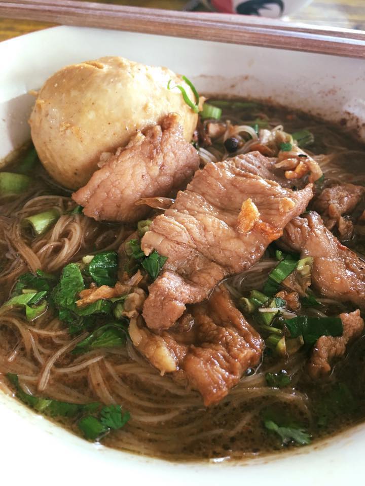 นิยมบุฟเฟ่ต์ ก๋วยเตี๋ยวไก่มะระ, ก๋วยเตี๋ยวเรือ จ้าวคุณ Jaokhun ปากน้ำ สมุทรปราการ, นายท่าน, เฮียปิงลูกชิ้นปลาหมึก, สำรวยก๋วยเตี๋ยวเนื้อ วัดอโศการาม, ก๋วยเตี๋ยวเรือเติมบุญ, ก๋วยเตี๋ยวปลื้ม เนื้อตุ๋น หมูตุ๋น, ก๋วยเตี๋ยวเนื้อ เจ๊หงษ์ แพรกษา, ก๋วยเตี๋ยวเป็ดเจ๊เต็ง, ต.รุ่งโรจน์ ลูกชิ้นปลา, เนื้อตุ๋น แม่ประคำ อร่อยที่สุดในโลก 24 ชม., เจ๊ลี ก๋วยเตี๋ยวเรืออยุธยา รสเด็ด, ติ๋มก๋วยเตี๋ยวเป็ด, ก๋วยเตี๋ยวลูกชิ้นยักษ์ - สะพานเขียว, ก๋วยเตี๋ยวดาวทอง, ก๋วยเตี๋ยวข้ามฟาก, สถานีรถไฟฟ้าทิพวัล-แบริ่งเก่า, ก๋วยเตี๋ยวเรือตรากบ ปั๊ม ปตท.สมจิตร, เจ๊ดา ก๋วยเตี๋ยวเป็ด ปากน้ำ