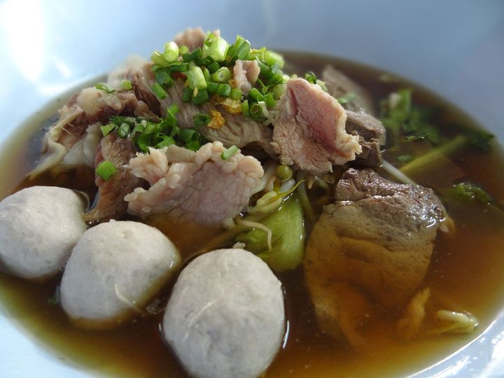 นิยมบุฟเฟ่ต์ ก๋วยเตี๋ยวไก่มะระ, ก๋วยเตี๋ยวเรือ จ้าวคุณ Jaokhun ปากน้ำ สมุทรปราการ, นายท่าน, เฮียปิงลูกชิ้นปลาหมึก, สำรวยก๋วยเตี๋ยวเนื้อ วัดอโศการาม, ก๋วยเตี๋ยวเรือเติมบุญ, ก๋วยเตี๋ยวปลื้ม เนื้อตุ๋น หมูตุ๋น, ก๋วยเตี๋ยวเนื้อ เจ๊หงษ์ แพรกษา, ก๋วยเตี๋ยวเป็ดเจ๊เต็ง, ต.รุ่งโรจน์ ลูกชิ้นปลา, เนื้อตุ๋น แม่ประคำ อร่อยที่สุดในโลก 24 ชม., เจ๊ลี ก๋วยเตี๋ยวเรืออยุธยา รสเด็ด, ติ๋มก๋วยเตี๋ยวเป็ด, ก๋วยเตี๋ยวลูกชิ้นยักษ์ - สะพานเขียว, ก๋วยเตี๋ยวดาวทอง, ก๋วยเตี๋ยวข้ามฟาก, สถานีรถไฟฟ้าทิพวัล-แบริ่งเก่า, ก๋วยเตี๋ยวเรือตรากบ ปั๊ม ปตท.สมจิตร, เจ๊ดา ก๋วยเตี๋ยวเป็ด ปากน้ำ