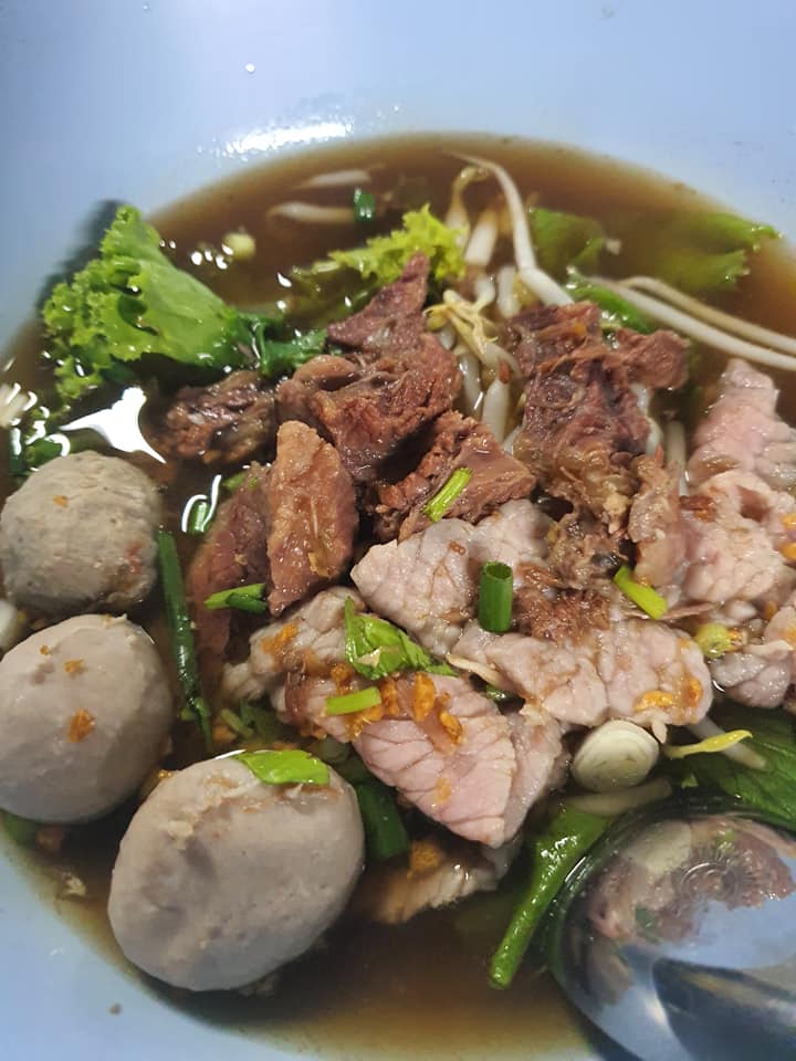 นิยมบุฟเฟ่ต์ ก๋วยเตี๋ยวไก่มะระ, ก๋วยเตี๋ยวเรือ จ้าวคุณ Jaokhun ปากน้ำ สมุทรปราการ, นายท่าน, เฮียปิงลูกชิ้นปลาหมึก, สำรวยก๋วยเตี๋ยวเนื้อ วัดอโศการาม, ก๋วยเตี๋ยวเรือเติมบุญ, ก๋วยเตี๋ยวปลื้ม เนื้อตุ๋น หมูตุ๋น, ก๋วยเตี๋ยวเนื้อ เจ๊หงษ์ แพรกษา, ก๋วยเตี๋ยวเป็ดเจ๊เต็ง, ต.รุ่งโรจน์ ลูกชิ้นปลา, เนื้อตุ๋น แม่ประคำ อร่อยที่สุดในโลก 24 ชม., เจ๊ลี ก๋วยเตี๋ยวเรืออยุธยา รสเด็ด, ติ๋มก๋วยเตี๋ยวเป็ด, ก๋วยเตี๋ยวลูกชิ้นยักษ์ - สะพานเขียว, ก๋วยเตี๋ยวดาวทอง, ก๋วยเตี๋ยวข้ามฟาก, สถานีรถไฟฟ้าทิพวัล-แบริ่งเก่า, ก๋วยเตี๋ยวเรือตรากบ ปั๊ม ปตท.สมจิตร, เจ๊ดา ก๋วยเตี๋ยวเป็ด ปากน้ำ