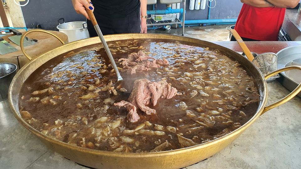 นิยมบุฟเฟ่ต์ ก๋วยเตี๋ยวไก่มะระ, ก๋วยเตี๋ยวเรือ จ้าวคุณ Jaokhun ปากน้ำ สมุทรปราการ, นายท่าน, เฮียปิงลูกชิ้นปลาหมึก, สำรวยก๋วยเตี๋ยวเนื้อ วัดอโศการาม, ก๋วยเตี๋ยวเรือเติมบุญ, ก๋วยเตี๋ยวปลื้ม เนื้อตุ๋น หมูตุ๋น, ก๋วยเตี๋ยวเนื้อ เจ๊หงษ์ แพรกษา, ก๋วยเตี๋ยวเป็ดเจ๊เต็ง, ต.รุ่งโรจน์ ลูกชิ้นปลา, เนื้อตุ๋น แม่ประคำ อร่อยที่สุดในโลก 24 ชม., เจ๊ลี ก๋วยเตี๋ยวเรืออยุธยา รสเด็ด, ติ๋มก๋วยเตี๋ยวเป็ด, ก๋วยเตี๋ยวลูกชิ้นยักษ์ - สะพานเขียว, ก๋วยเตี๋ยวดาวทอง, ก๋วยเตี๋ยวข้ามฟาก, สถานีรถไฟฟ้าทิพวัล-แบริ่งเก่า, ก๋วยเตี๋ยวเรือตรากบ ปั๊ม ปตท.สมจิตร, เจ๊ดา ก๋วยเตี๋ยวเป็ด ปากน้ำ