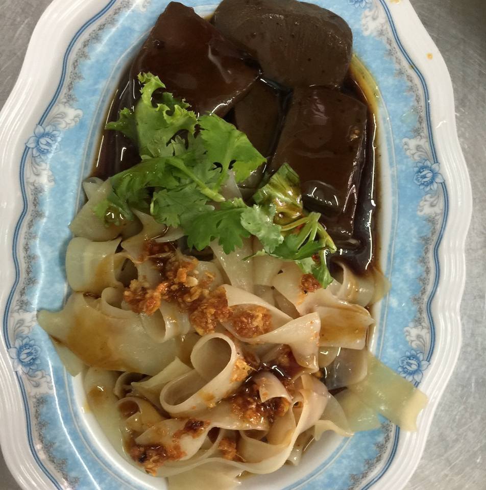 นิยมบุฟเฟ่ต์ ก๋วยเตี๋ยวไก่มะระ, ก๋วยเตี๋ยวเรือ จ้าวคุณ Jaokhun ปากน้ำ สมุทรปราการ, นายท่าน, เฮียปิงลูกชิ้นปลาหมึก, สำรวยก๋วยเตี๋ยวเนื้อ วัดอโศการาม, ก๋วยเตี๋ยวเรือเติมบุญ, ก๋วยเตี๋ยวปลื้ม เนื้อตุ๋น หมูตุ๋น, ก๋วยเตี๋ยวเนื้อ เจ๊หงษ์ แพรกษา, ก๋วยเตี๋ยวเป็ดเจ๊เต็ง, ต.รุ่งโรจน์ ลูกชิ้นปลา, เนื้อตุ๋น แม่ประคำ อร่อยที่สุดในโลก 24 ชม., เจ๊ลี ก๋วยเตี๋ยวเรืออยุธยา รสเด็ด, ติ๋มก๋วยเตี๋ยวเป็ด, ก๋วยเตี๋ยวลูกชิ้นยักษ์ - สะพานเขียว, ก๋วยเตี๋ยวดาวทอง, ก๋วยเตี๋ยวข้ามฟาก, สถานีรถไฟฟ้าทิพวัล-แบริ่งเก่า, ก๋วยเตี๋ยวเรือตรากบ ปั๊ม ปตท.สมจิตร, เจ๊ดา ก๋วยเตี๋ยวเป็ด ปากน้ำ