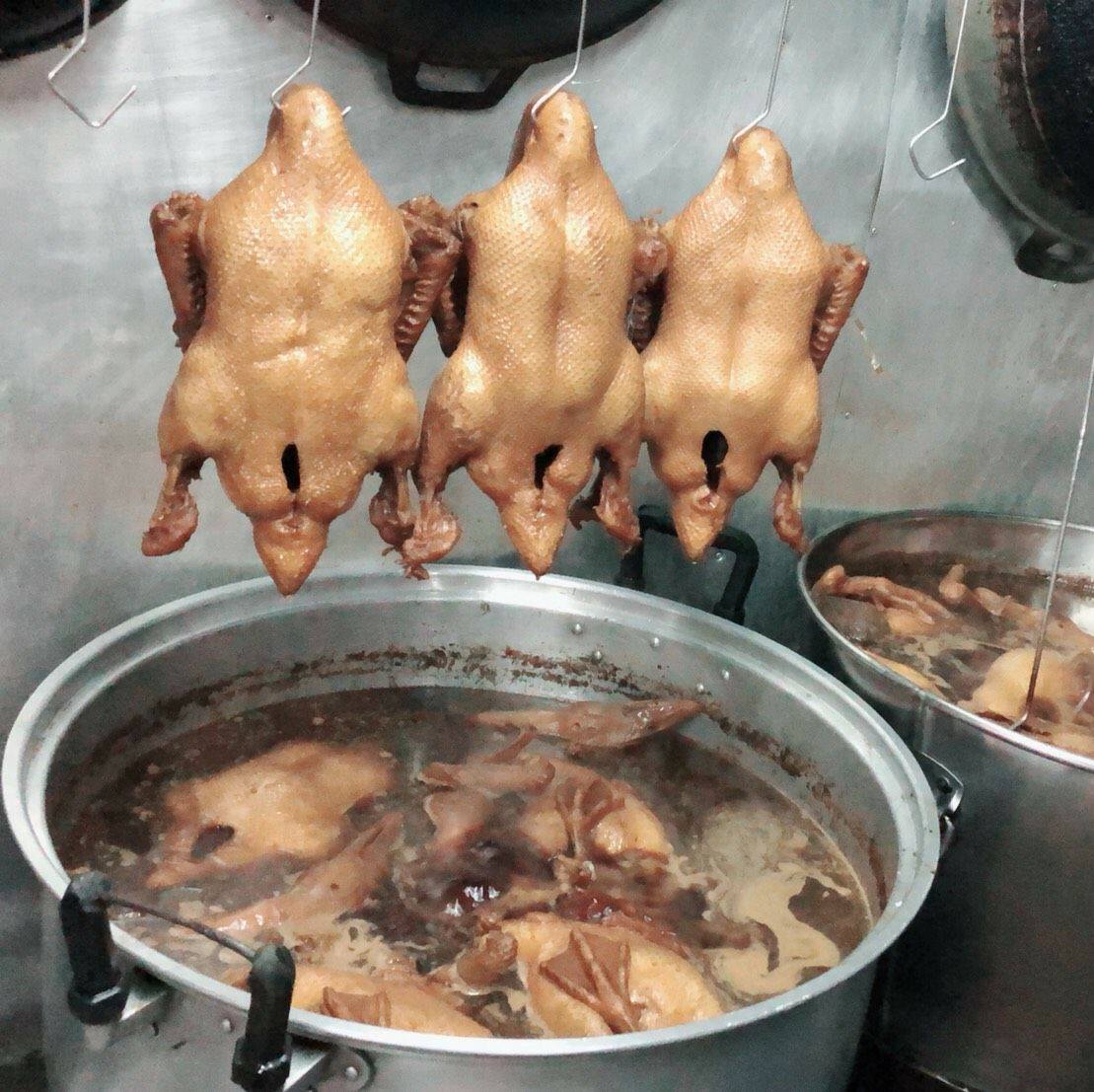 นิยมบุฟเฟ่ต์ ก๋วยเตี๋ยวไก่มะระ, ก๋วยเตี๋ยวเรือ จ้าวคุณ Jaokhun ปากน้ำ สมุทรปราการ, นายท่าน, เฮียปิงลูกชิ้นปลาหมึก, สำรวยก๋วยเตี๋ยวเนื้อ วัดอโศการาม, ก๋วยเตี๋ยวเรือเติมบุญ, ก๋วยเตี๋ยวปลื้ม เนื้อตุ๋น หมูตุ๋น, ก๋วยเตี๋ยวเนื้อ เจ๊หงษ์ แพรกษา, ก๋วยเตี๋ยวเป็ดเจ๊เต็ง, ต.รุ่งโรจน์ ลูกชิ้นปลา, เนื้อตุ๋น แม่ประคำ อร่อยที่สุดในโลก 24 ชม., เจ๊ลี ก๋วยเตี๋ยวเรืออยุธยา รสเด็ด, ติ๋มก๋วยเตี๋ยวเป็ด, ก๋วยเตี๋ยวลูกชิ้นยักษ์ - สะพานเขียว, ก๋วยเตี๋ยวดาวทอง, ก๋วยเตี๋ยวข้ามฟาก, สถานีรถไฟฟ้าทิพวัล-แบริ่งเก่า, ก๋วยเตี๋ยวเรือตรากบ ปั๊ม ปตท.สมจิตร, เจ๊ดา ก๋วยเตี๋ยวเป็ด ปากน้ำ