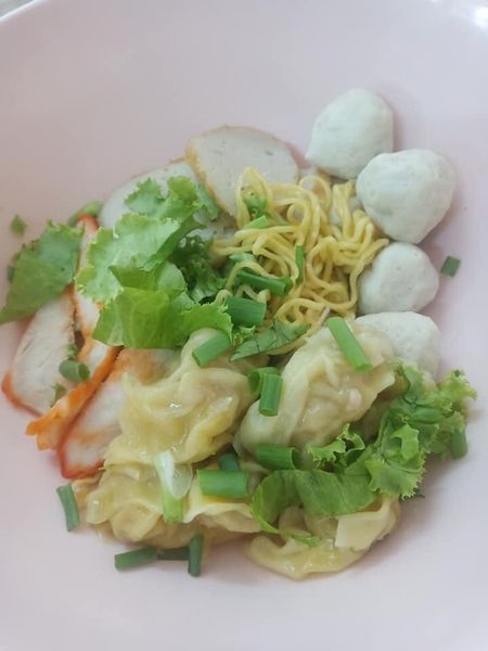 นิยมบุฟเฟ่ต์ ก๋วยเตี๋ยวไก่มะระ, ก๋วยเตี๋ยวเรือ จ้าวคุณ Jaokhun ปากน้ำ สมุทรปราการ, นายท่าน, เฮียปิงลูกชิ้นปลาหมึก, สำรวยก๋วยเตี๋ยวเนื้อ วัดอโศการาม, ก๋วยเตี๋ยวเรือเติมบุญ, ก๋วยเตี๋ยวปลื้ม เนื้อตุ๋น หมูตุ๋น, ก๋วยเตี๋ยวเนื้อ เจ๊หงษ์ แพรกษา, ก๋วยเตี๋ยวเป็ดเจ๊เต็ง, ต.รุ่งโรจน์ ลูกชิ้นปลา, เนื้อตุ๋น แม่ประคำ อร่อยที่สุดในโลก 24 ชม., เจ๊ลี ก๋วยเตี๋ยวเรืออยุธยา รสเด็ด, ติ๋มก๋วยเตี๋ยวเป็ด, ก๋วยเตี๋ยวลูกชิ้นยักษ์ - สะพานเขียว, ก๋วยเตี๋ยวดาวทอง, ก๋วยเตี๋ยวข้ามฟาก, สถานีรถไฟฟ้าทิพวัล-แบริ่งเก่า, ก๋วยเตี๋ยวเรือตรากบ ปั๊ม ปตท.สมจิตร, เจ๊ดา ก๋วยเตี๋ยวเป็ด ปากน้ำ