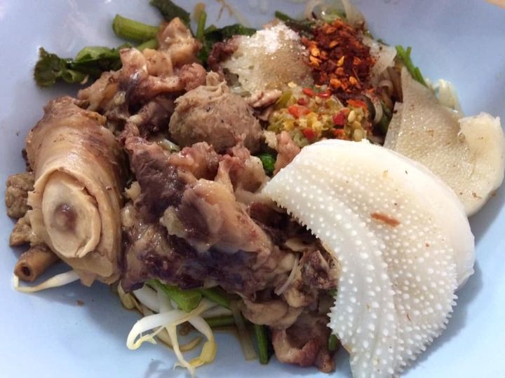 นิยมบุฟเฟ่ต์ ก๋วยเตี๋ยวไก่มะระ, ก๋วยเตี๋ยวเรือ จ้าวคุณ Jaokhun ปากน้ำ สมุทรปราการ, นายท่าน, เฮียปิงลูกชิ้นปลาหมึก, สำรวยก๋วยเตี๋ยวเนื้อ วัดอโศการาม, ก๋วยเตี๋ยวเรือเติมบุญ, ก๋วยเตี๋ยวปลื้ม เนื้อตุ๋น หมูตุ๋น, ก๋วยเตี๋ยวเนื้อ เจ๊หงษ์ แพรกษา, ก๋วยเตี๋ยวเป็ดเจ๊เต็ง, ต.รุ่งโรจน์ ลูกชิ้นปลา, เนื้อตุ๋น แม่ประคำ อร่อยที่สุดในโลก 24 ชม., เจ๊ลี ก๋วยเตี๋ยวเรืออยุธยา รสเด็ด, ติ๋มก๋วยเตี๋ยวเป็ด, ก๋วยเตี๋ยวลูกชิ้นยักษ์ - สะพานเขียว, ก๋วยเตี๋ยวดาวทอง, ก๋วยเตี๋ยวข้ามฟาก, สถานีรถไฟฟ้าทิพวัล-แบริ่งเก่า, ก๋วยเตี๋ยวเรือตรากบ ปั๊ม ปตท.สมจิตร, เจ๊ดา ก๋วยเตี๋ยวเป็ด ปากน้ำ