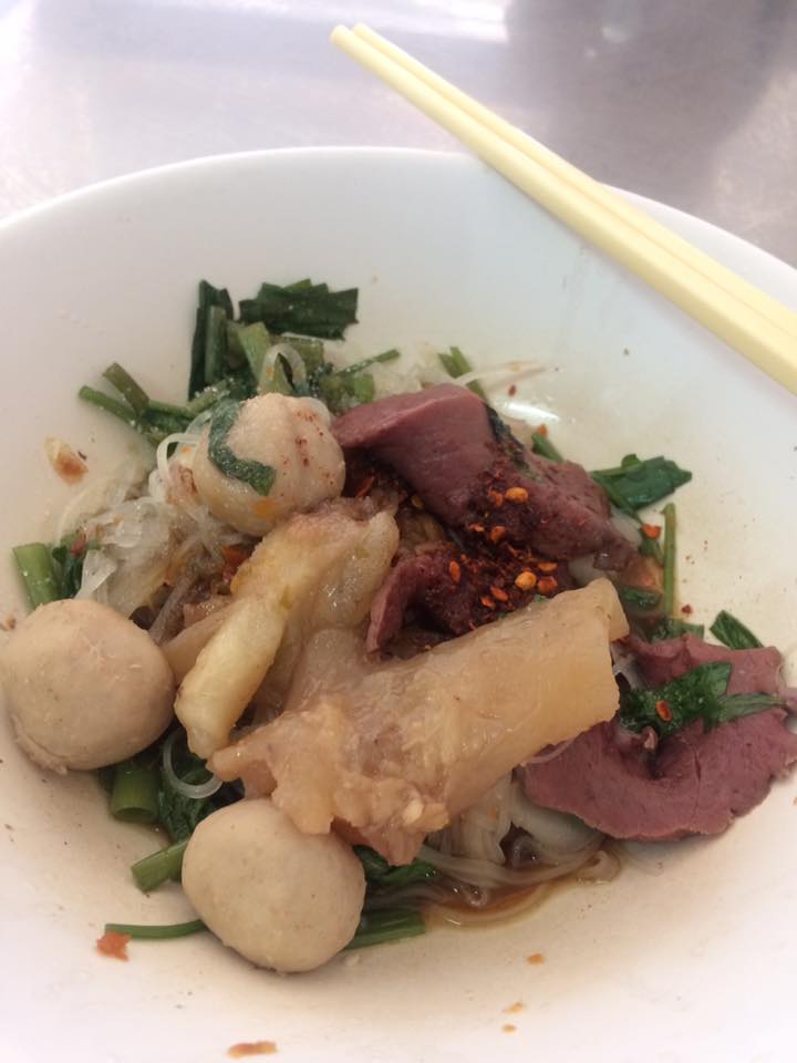 นิยมบุฟเฟ่ต์ ก๋วยเตี๋ยวไก่มะระ, ก๋วยเตี๋ยวเรือ จ้าวคุณ Jaokhun ปากน้ำ สมุทรปราการ, นายท่าน, เฮียปิงลูกชิ้นปลาหมึก, สำรวยก๋วยเตี๋ยวเนื้อ วัดอโศการาม, ก๋วยเตี๋ยวเรือเติมบุญ, ก๋วยเตี๋ยวปลื้ม เนื้อตุ๋น หมูตุ๋น, ก๋วยเตี๋ยวเนื้อ เจ๊หงษ์ แพรกษา, ก๋วยเตี๋ยวเป็ดเจ๊เต็ง, ต.รุ่งโรจน์ ลูกชิ้นปลา, เนื้อตุ๋น แม่ประคำ อร่อยที่สุดในโลก 24 ชม., เจ๊ลี ก๋วยเตี๋ยวเรืออยุธยา รสเด็ด, ติ๋มก๋วยเตี๋ยวเป็ด, ก๋วยเตี๋ยวลูกชิ้นยักษ์ - สะพานเขียว, ก๋วยเตี๋ยวดาวทอง, ก๋วยเตี๋ยวข้ามฟาก, สถานีรถไฟฟ้าทิพวัล-แบริ่งเก่า, ก๋วยเตี๋ยวเรือตรากบ ปั๊ม ปตท.สมจิตร, เจ๊ดา ก๋วยเตี๋ยวเป็ด ปากน้ำ