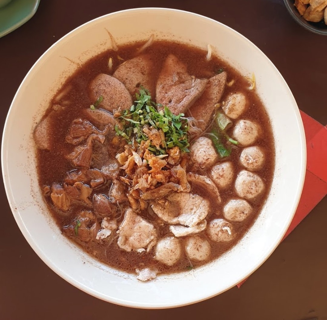 นิยมบุฟเฟ่ต์ ก๋วยเตี๋ยวไก่มะระ, ก๋วยเตี๋ยวเรือ จ้าวคุณ Jaokhun ปากน้ำ สมุทรปราการ, นายท่าน, เฮียปิงลูกชิ้นปลาหมึก, สำรวยก๋วยเตี๋ยวเนื้อ วัดอโศการาม, ก๋วยเตี๋ยวเรือเติมบุญ, ก๋วยเตี๋ยวปลื้ม เนื้อตุ๋น หมูตุ๋น, ก๋วยเตี๋ยวเนื้อ เจ๊หงษ์ แพรกษา, ก๋วยเตี๋ยวเป็ดเจ๊เต็ง, ต.รุ่งโรจน์ ลูกชิ้นปลา, เนื้อตุ๋น แม่ประคำ อร่อยที่สุดในโลก 24 ชม., เจ๊ลี ก๋วยเตี๋ยวเรืออยุธยา รสเด็ด, ติ๋มก๋วยเตี๋ยวเป็ด, ก๋วยเตี๋ยวลูกชิ้นยักษ์ - สะพานเขียว, ก๋วยเตี๋ยวดาวทอง, ก๋วยเตี๋ยวข้ามฟาก, สถานีรถไฟฟ้าทิพวัล-แบริ่งเก่า, ก๋วยเตี๋ยวเรือตรากบ ปั๊ม ปตท.สมจิตร, เจ๊ดา ก๋วยเตี๋ยวเป็ด ปากน้ำ