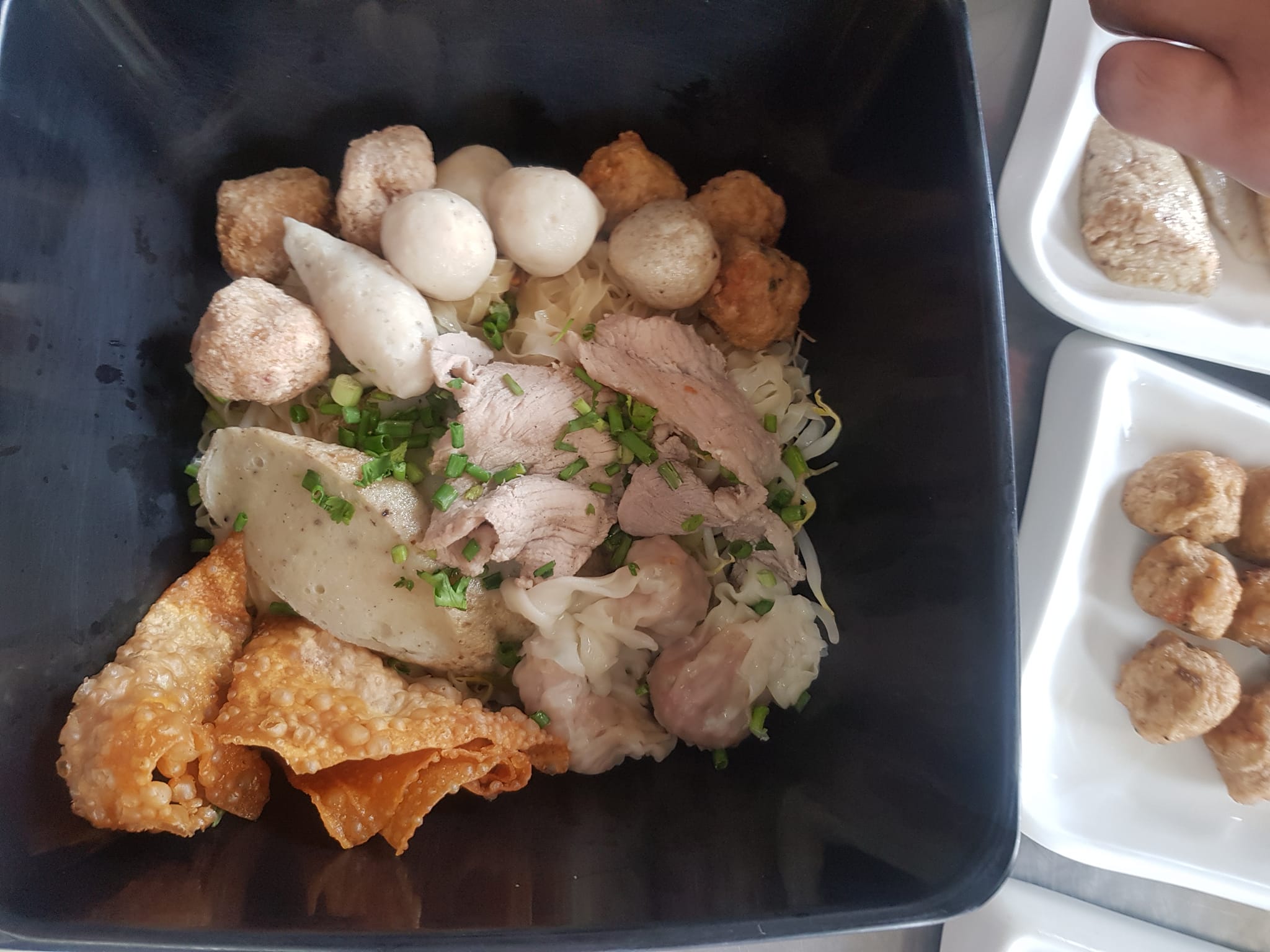 นิยมบุฟเฟ่ต์ ก๋วยเตี๋ยวไก่มะระ, ก๋วยเตี๋ยวเรือ จ้าวคุณ Jaokhun ปากน้ำ สมุทรปราการ, นายท่าน, เฮียปิงลูกชิ้นปลาหมึก, สำรวยก๋วยเตี๋ยวเนื้อ วัดอโศการาม, ก๋วยเตี๋ยวเรือเติมบุญ, ก๋วยเตี๋ยวปลื้ม เนื้อตุ๋น หมูตุ๋น, ก๋วยเตี๋ยวเนื้อ เจ๊หงษ์ แพรกษา, ก๋วยเตี๋ยวเป็ดเจ๊เต็ง, ต.รุ่งโรจน์ ลูกชิ้นปลา, เนื้อตุ๋น แม่ประคำ อร่อยที่สุดในโลก 24 ชม., เจ๊ลี ก๋วยเตี๋ยวเรืออยุธยา รสเด็ด, ติ๋มก๋วยเตี๋ยวเป็ด, ก๋วยเตี๋ยวลูกชิ้นยักษ์ - สะพานเขียว, ก๋วยเตี๋ยวดาวทอง, ก๋วยเตี๋ยวข้ามฟาก, สถานีรถไฟฟ้าทิพวัล-แบริ่งเก่า, ก๋วยเตี๋ยวเรือตรากบ ปั๊ม ปตท.สมจิตร, เจ๊ดา ก๋วยเตี๋ยวเป็ด ปากน้ำ