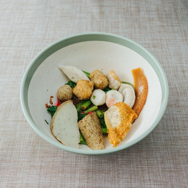 นิยมบุฟเฟ่ต์ ก๋วยเตี๋ยวไก่มะระ, ก๋วยเตี๋ยวเรือ จ้าวคุณ Jaokhun ปากน้ำ สมุทรปราการ, นายท่าน, เฮียปิงลูกชิ้นปลาหมึก, สำรวยก๋วยเตี๋ยวเนื้อ วัดอโศการาม, ก๋วยเตี๋ยวเรือเติมบุญ, ก๋วยเตี๋ยวปลื้ม เนื้อตุ๋น หมูตุ๋น, ก๋วยเตี๋ยวเนื้อ เจ๊หงษ์ แพรกษา, ก๋วยเตี๋ยวเป็ดเจ๊เต็ง, ต.รุ่งโรจน์ ลูกชิ้นปลา, เนื้อตุ๋น แม่ประคำ อร่อยที่สุดในโลก 24 ชม., เจ๊ลี ก๋วยเตี๋ยวเรืออยุธยา รสเด็ด, ติ๋มก๋วยเตี๋ยวเป็ด, ก๋วยเตี๋ยวลูกชิ้นยักษ์ - สะพานเขียว, ก๋วยเตี๋ยวดาวทอง, ก๋วยเตี๋ยวข้ามฟาก, สถานีรถไฟฟ้าทิพวัล-แบริ่งเก่า, ก๋วยเตี๋ยวเรือตรากบ ปั๊ม ปตท.สมจิตร, เจ๊ดา ก๋วยเตี๋ยวเป็ด ปากน้ำ