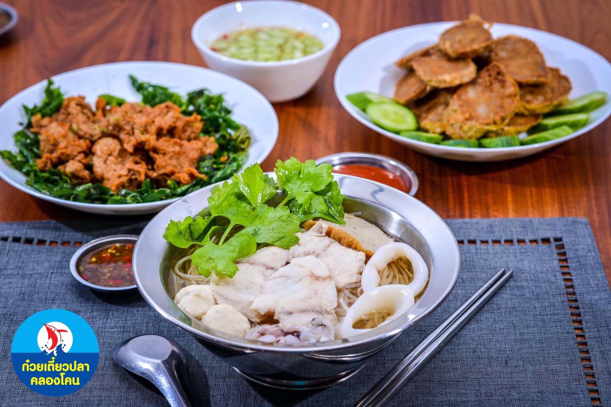 ร้านก๋วยเตี๋ยวยายปุก วัดธรรมนิมิต จ.สมุทรสงคราม, เตี๋ยว ตก กะลา, ก๋องเมงจั้น บะหมี่เกี๊ยว, ร้านอาหาร เกาเหลากรุงไทย, ก๋วยเตี๋ยวหมูมะนาว แม่บุญมี, ก๋วยเตี๋ยวเรือแคปลั่น หมูน้ำตก-น้ำแดง, แซ่บเตี๋ยวห้อยขา บ้าน ณ ตุ๊กจ้า, ก๋วยเตี๋ยวเนื้อ-หมูน้ำแดง ลุงพร เจ้าเก่าคลองตะโก, ก๋วยเตี๋ยวหมูย่างกะทิสด อัมพวา, ก๋วยเตี๋ยวปลาคลองโคน, เจ๊เล็กก๋วยเตี๋ยวเป็ด วัดแก้วฟ้า, ร้านลูกชิ้นวีระ แม่กลอง, ร้านชุ้นพานิช เจ้อั้ง, บ้านเตี๋ยวทรงไทย