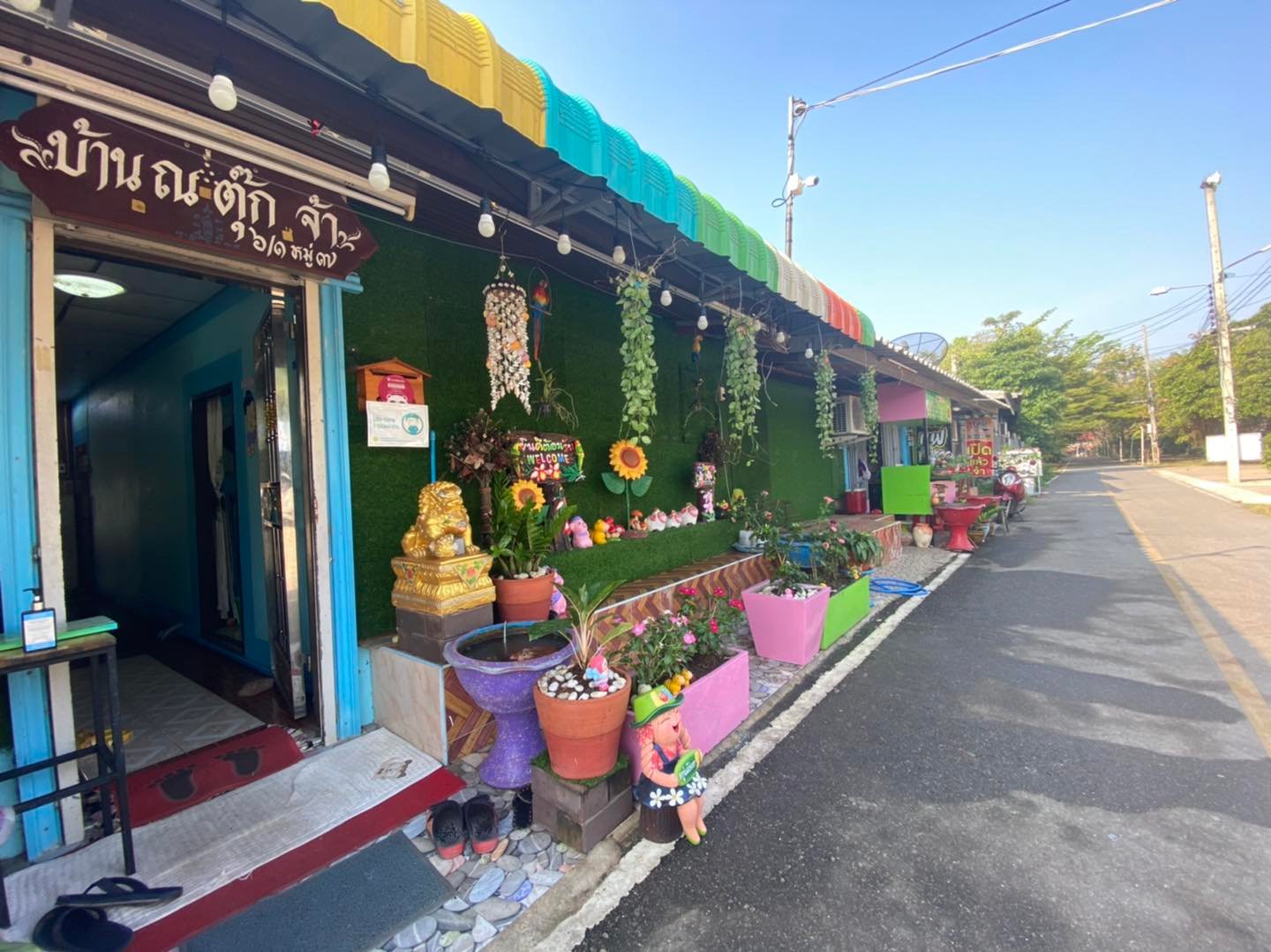 ร้านก๋วยเตี๋ยวยายปุก วัดธรรมนิมิต จ.สมุทรสงคราม, เตี๋ยว ตก กะลา, ก๋องเมงจั้น บะหมี่เกี๊ยว, ร้านอาหาร เกาเหลากรุงไทย, ก๋วยเตี๋ยวหมูมะนาว แม่บุญมี, ก๋วยเตี๋ยวเรือแคปลั่น หมูน้ำตก-น้ำแดง, แซ่บเตี๋ยวห้อยขา บ้าน ณ ตุ๊กจ้า, ก๋วยเตี๋ยวเนื้อ-หมูน้ำแดง ลุงพร เจ้าเก่าคลองตะโก, ก๋วยเตี๋ยวหมูย่างกะทิสด อัมพวา, ก๋วยเตี๋ยวปลาคลองโคน, เจ๊เล็กก๋วยเตี๋ยวเป็ด วัดแก้วฟ้า, ร้านลูกชิ้นวีระ แม่กลอง, ร้านชุ้นพานิช เจ้อั้ง, บ้านเตี๋ยวทรงไทย