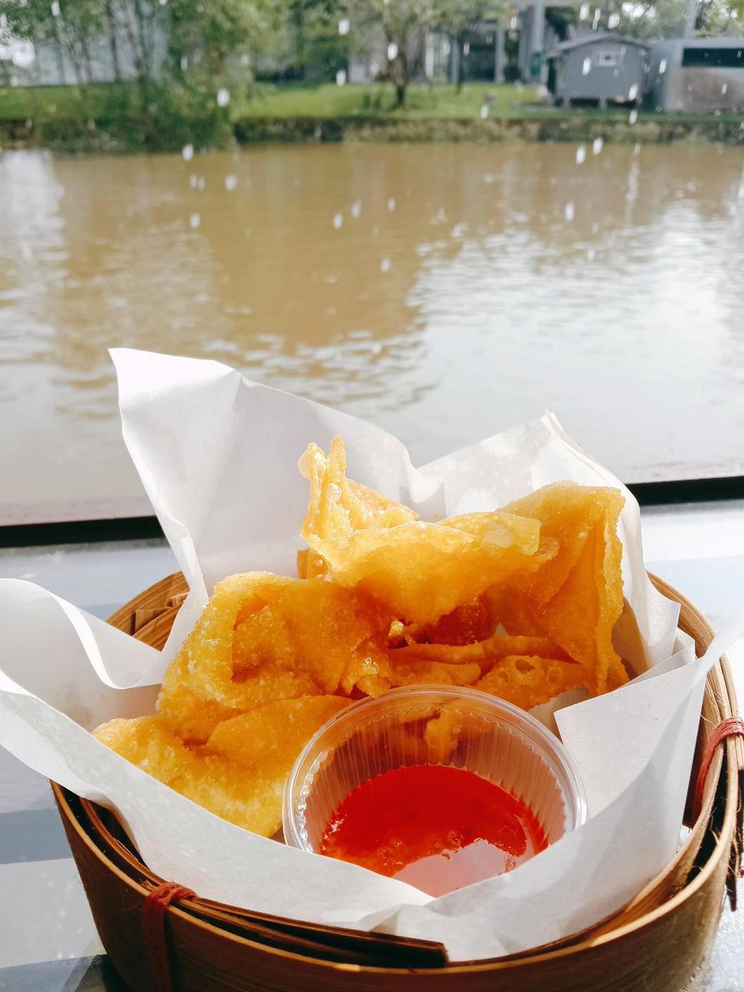 ร้านก๋วยเตี๋ยวยายปุก วัดธรรมนิมิต จ.สมุทรสงคราม, เตี๋ยว ตก กะลา, ก๋องเมงจั้น บะหมี่เกี๊ยว, ร้านอาหาร เกาเหลากรุงไทย, ก๋วยเตี๋ยวหมูมะนาว แม่บุญมี, ก๋วยเตี๋ยวเรือแคปลั่น หมูน้ำตก-น้ำแดง, แซ่บเตี๋ยวห้อยขา บ้าน ณ ตุ๊กจ้า, ก๋วยเตี๋ยวเนื้อ-หมูน้ำแดง ลุงพร เจ้าเก่าคลองตะโก, ก๋วยเตี๋ยวหมูย่างกะทิสด อัมพวา, ก๋วยเตี๋ยวปลาคลองโคน, เจ๊เล็กก๋วยเตี๋ยวเป็ด วัดแก้วฟ้า, ร้านลูกชิ้นวีระ แม่กลอง, ร้านชุ้นพานิช เจ้อั้ง, บ้านเตี๋ยวทรงไทย