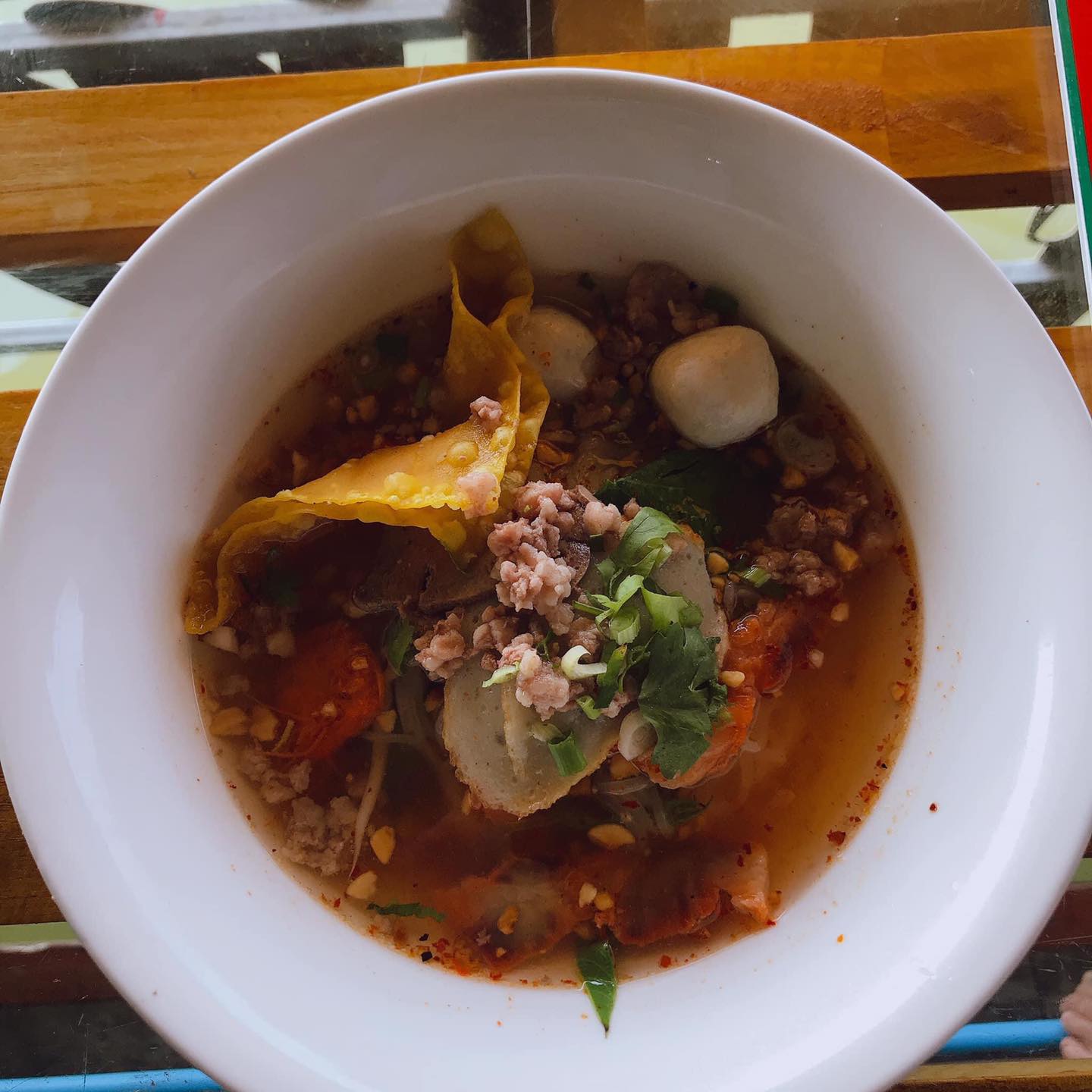 ร้านก๋วยเตี๋ยวยายปุก วัดธรรมนิมิต จ.สมุทรสงคราม, เตี๋ยว ตก กะลา, ก๋องเมงจั้น บะหมี่เกี๊ยว, ร้านอาหาร เกาเหลากรุงไทย, ก๋วยเตี๋ยวหมูมะนาว แม่บุญมี, ก๋วยเตี๋ยวเรือแคปลั่น หมูน้ำตก-น้ำแดง, แซ่บเตี๋ยวห้อยขา บ้าน ณ ตุ๊กจ้า, ก๋วยเตี๋ยวเนื้อ-หมูน้ำแดง ลุงพร เจ้าเก่าคลองตะโก, ก๋วยเตี๋ยวหมูย่างกะทิสด อัมพวา, ก๋วยเตี๋ยวปลาคลองโคน, เจ๊เล็กก๋วยเตี๋ยวเป็ด วัดแก้วฟ้า, ร้านลูกชิ้นวีระ แม่กลอง, ร้านชุ้นพานิช เจ้อั้ง, บ้านเตี๋ยวทรงไทย