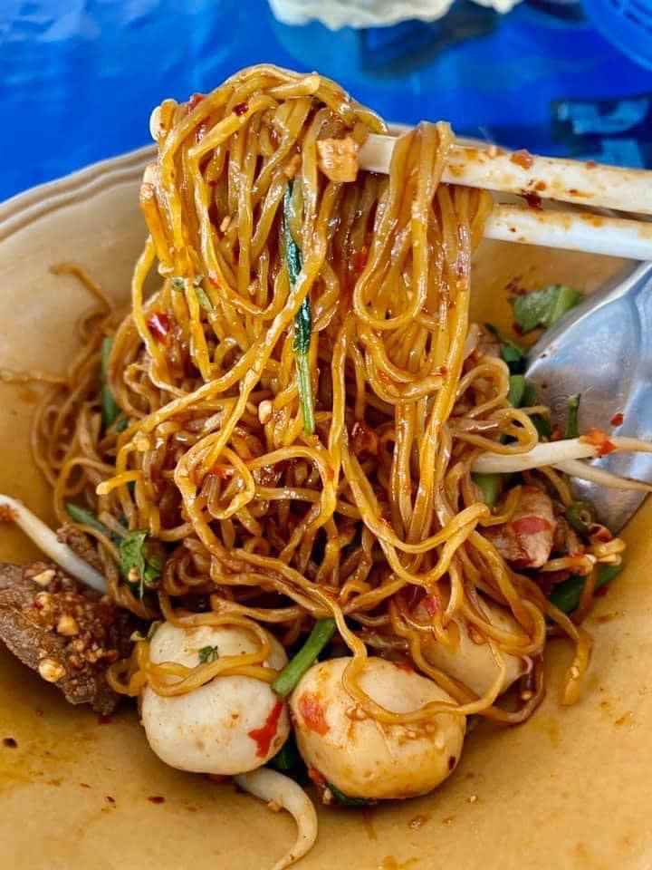 ร้านก๋วยเตี๋ยวยายปุก วัดธรรมนิมิต จ.สมุทรสงคราม, เตี๋ยว ตก กะลา, ก๋องเมงจั้น บะหมี่เกี๊ยว, ร้านอาหาร เกาเหลากรุงไทย, ก๋วยเตี๋ยวหมูมะนาว แม่บุญมี, ก๋วยเตี๋ยวเรือแคปลั่น หมูน้ำตก-น้ำแดง, แซ่บเตี๋ยวห้อยขา บ้าน ณ ตุ๊กจ้า, ก๋วยเตี๋ยวเนื้อ-หมูน้ำแดง ลุงพร เจ้าเก่าคลองตะโก, ก๋วยเตี๋ยวหมูย่างกะทิสด อัมพวา, ก๋วยเตี๋ยวปลาคลองโคน, เจ๊เล็กก๋วยเตี๋ยวเป็ด วัดแก้วฟ้า, ร้านลูกชิ้นวีระ แม่กลอง, ร้านชุ้นพานิช เจ้อั้ง, บ้านเตี๋ยวทรงไทย