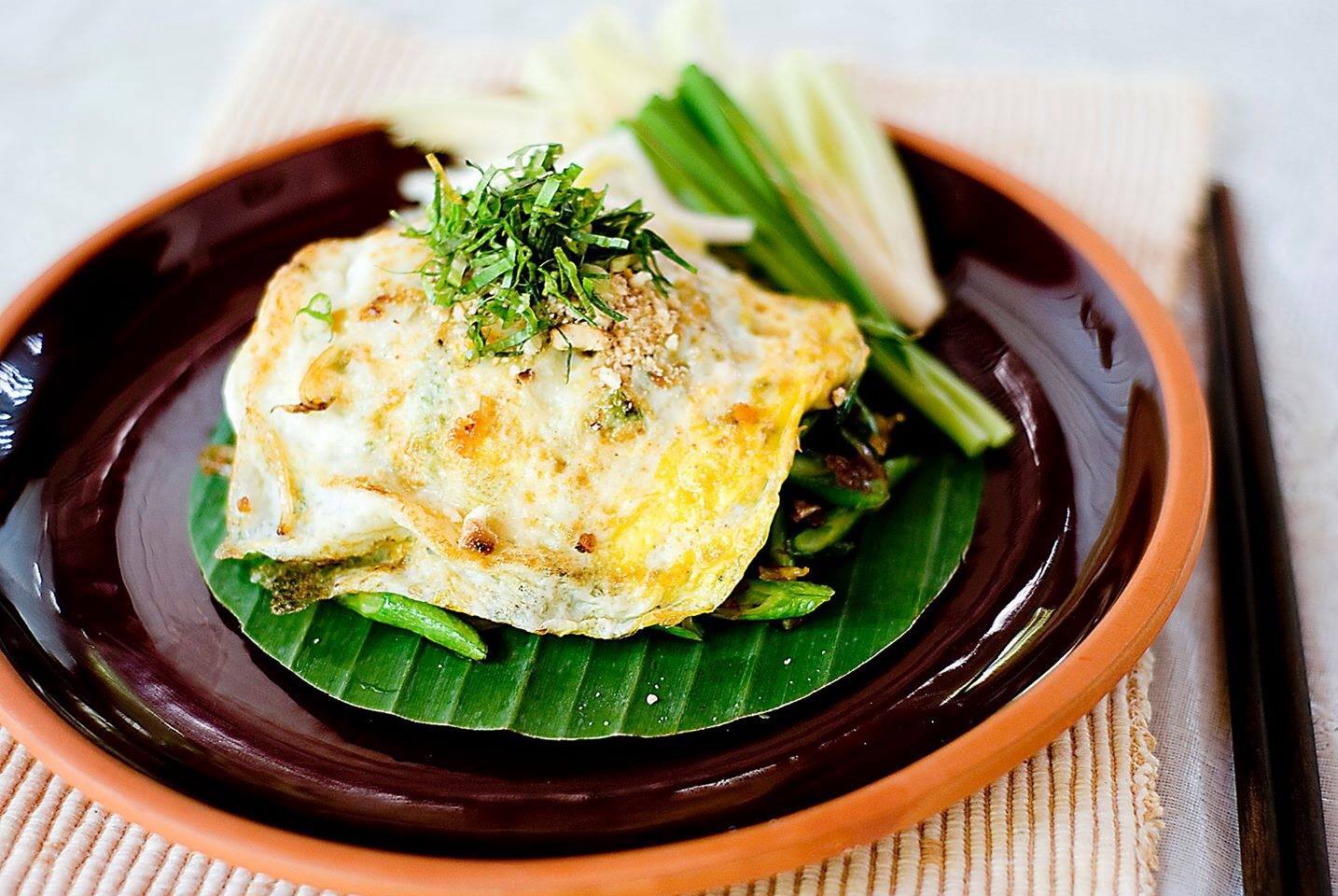 ข้าวเปิ๊ปยายเครื่อง, กับข้าวกับปลา, สินวนา, เฟื่องฟ้า, บ้านครูอิ๋ว, สิบสองหน่วยตัด, ร้านอาหารลุงจ้อย สุโขทัย, ก๋วยเตี๋ยวสุโขทัย ไม้กลางกรุง, Pizza House, Phum Phor ภูมิพ่อ, รักชาติ พาเพลิน ศรีสำโรง, ณ โขทัย, กุ๊กเหมียน, ป้าอ้วนหมูจุ่ม 2