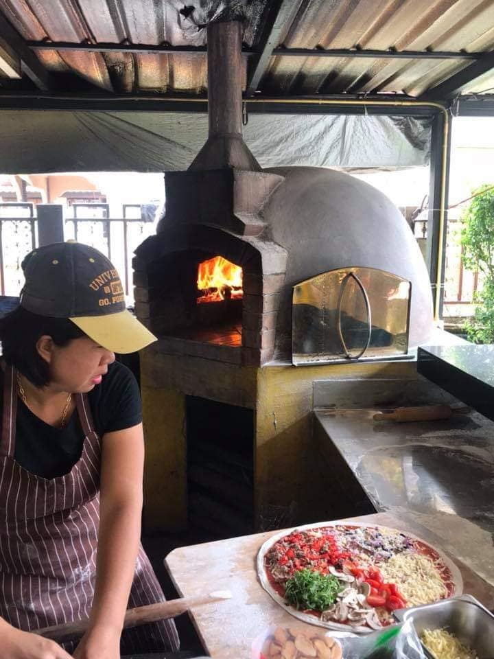 ข้าวเปิ๊ปยายเครื่อง, กับข้าวกับปลา, สินวนา, เฟื่องฟ้า, บ้านครูอิ๋ว, สิบสองหน่วยตัด, ร้านอาหารลุงจ้อย สุโขทัย, ก๋วยเตี๋ยวสุโขทัย ไม้กลางกรุง, Pizza House, Phum Phor ภูมิพ่อ, รักชาติ พาเพลิน ศรีสำโรง, ณ โขทัย, กุ๊กเหมียน, ป้าอ้วนหมูจุ่ม 2