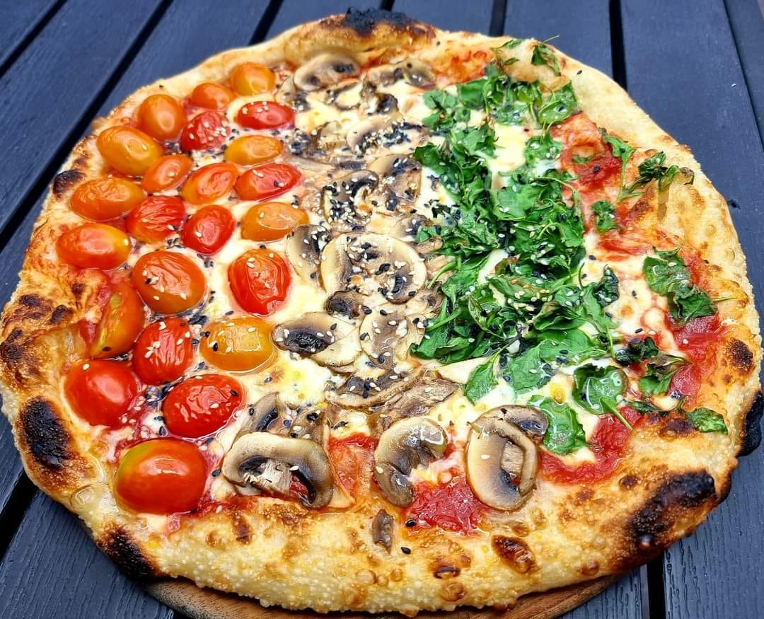 ข้าวเปิ๊ปยายเครื่อง, กับข้าวกับปลา, สินวนา, เฟื่องฟ้า, บ้านครูอิ๋ว, สิบสองหน่วยตัด, ร้านอาหารลุงจ้อย สุโขทัย, ก๋วยเตี๋ยวสุโขทัย ไม้กลางกรุง, Pizza House, Phum Phor ภูมิพ่อ, รักชาติ พาเพลิน ศรีสำโรง, ณ โขทัย, กุ๊กเหมียน, ป้าอ้วนหมูจุ่ม 2