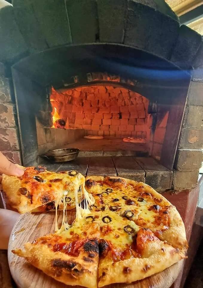 ข้าวเปิ๊ปยายเครื่อง, กับข้าวกับปลา, สินวนา, เฟื่องฟ้า, บ้านครูอิ๋ว, สิบสองหน่วยตัด, ร้านอาหารลุงจ้อย สุโขทัย, ก๋วยเตี๋ยวสุโขทัย ไม้กลางกรุง, Pizza House, Phum Phor ภูมิพ่อ, รักชาติ พาเพลิน ศรีสำโรง, ณ โขทัย, กุ๊กเหมียน, ป้าอ้วนหมูจุ่ม 2