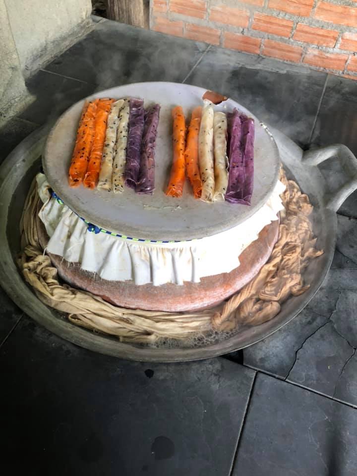 ข้าวเปิ๊ปยายเครื่อง, กับข้าวกับปลา, สินวนา, เฟื่องฟ้า, บ้านครูอิ๋ว, สิบสองหน่วยตัด, ร้านอาหารลุงจ้อย สุโขทัย, ก๋วยเตี๋ยวสุโขทัย ไม้กลางกรุง, Pizza House, Phum Phor ภูมิพ่อ, รักชาติ พาเพลิน ศรีสำโรง, ณ โขทัย, กุ๊กเหมียน, ป้าอ้วนหมูจุ่ม 2