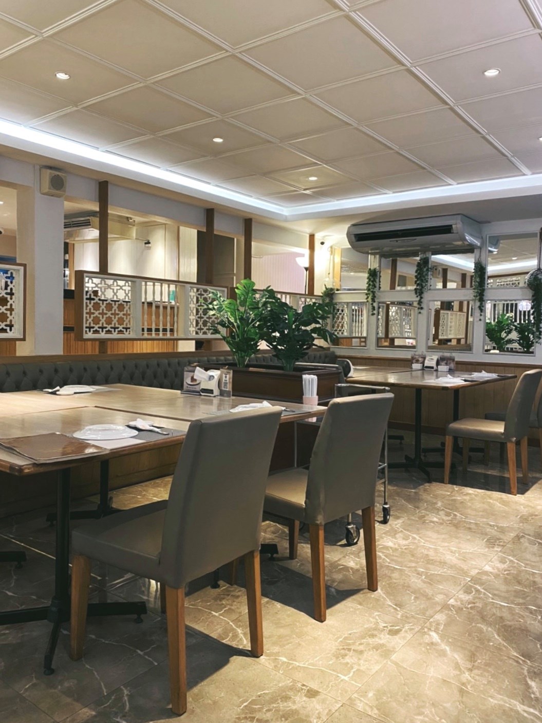 NARA Thai Cuisine, Supanniga Eating Room, สาขาท่าเตียน, Marie Guimar, อรุณ, Phuket Town Restaurant, บ้านรับรอง, ต้นเครื่อง, Ruen Noppagao - ร้านอาหารเรือนนพเก้า, บ้านไอซ์, กลางซอย, อ้อยหวาน, Simmer by Praha , Ther Dining &amp; Bar