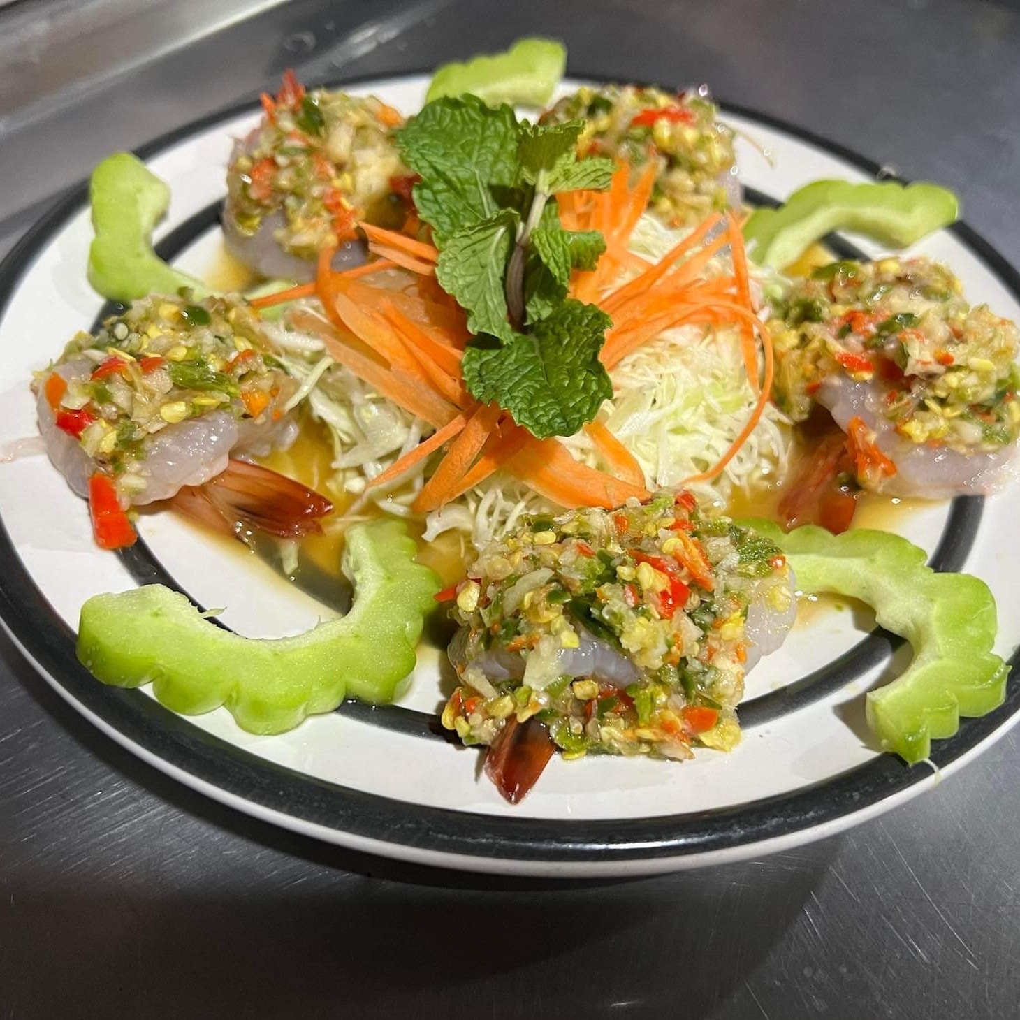 ข้าวเปิ๊ปยายเครื่อง, กับข้าวกับปลา, สินวนา, เฟื่องฟ้า, บ้านครูอิ๋ว, สิบสองหน่วยตัด, ร้านอาหารลุงจ้อย สุโขทัย, ก๋วยเตี๋ยวสุโขทัย ไม้กลางกรุง, Pizza House, Phum Phor ภูมิพ่อ, รักชาติ พาเพลิน ศรีสำโรง, ณ โขทัย, กุ๊กเหมียน, ป้าอ้วนหมูจุ่ม 2