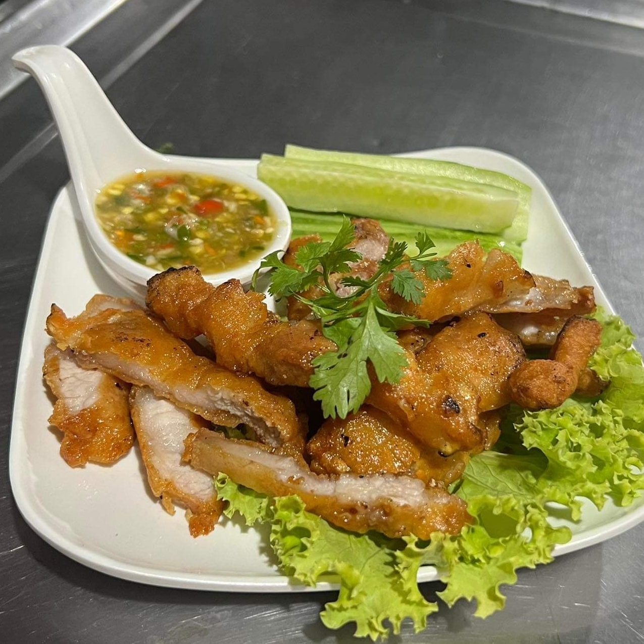 ข้าวเปิ๊ปยายเครื่อง, กับข้าวกับปลา, สินวนา, เฟื่องฟ้า, บ้านครูอิ๋ว, สิบสองหน่วยตัด, ร้านอาหารลุงจ้อย สุโขทัย, ก๋วยเตี๋ยวสุโขทัย ไม้กลางกรุง, Pizza House, Phum Phor ภูมิพ่อ, รักชาติ พาเพลิน ศรีสำโรง, ณ โขทัย, กุ๊กเหมียน, ป้าอ้วนหมูจุ่ม 2