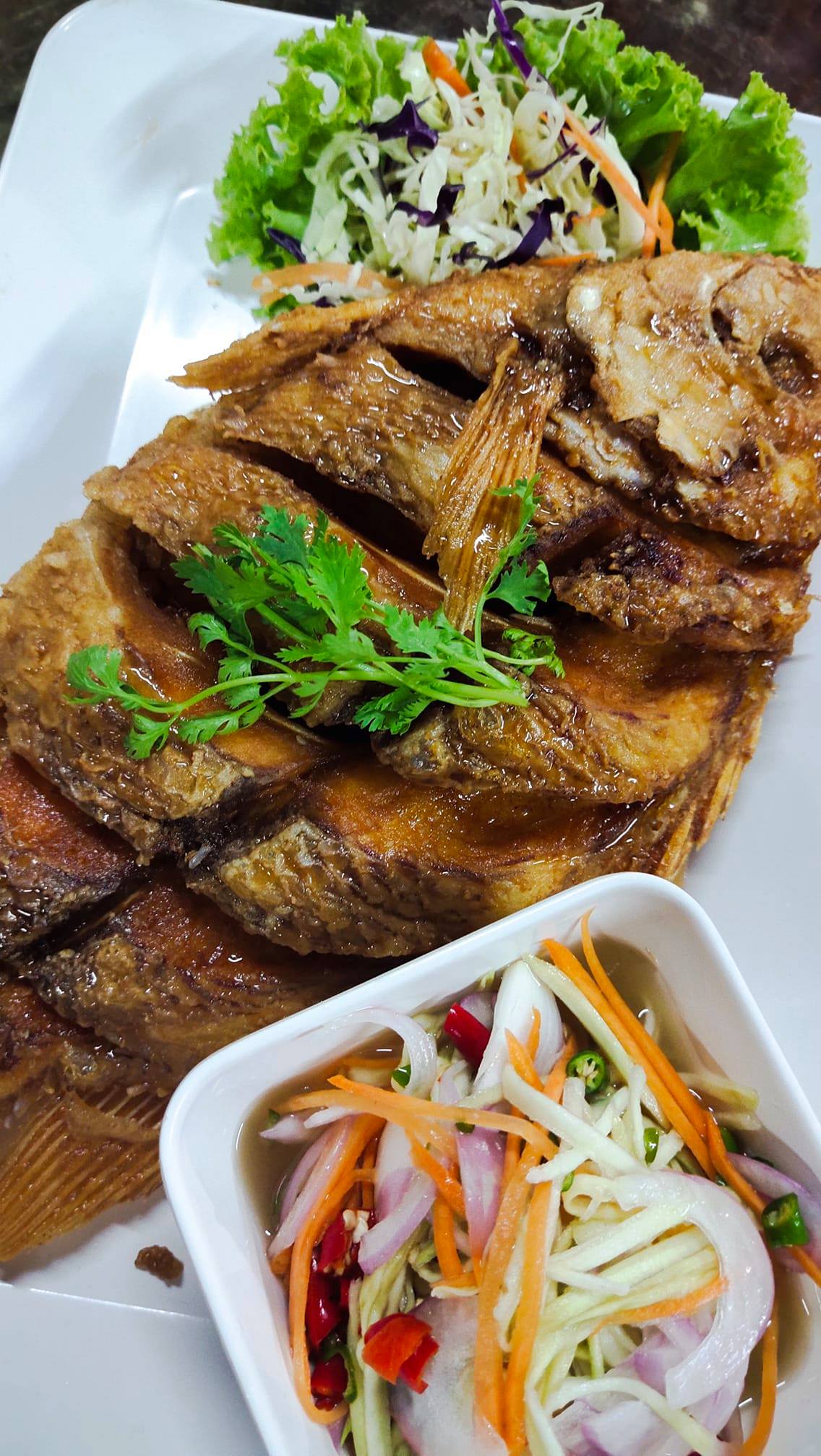 ข้าวเปิ๊ปยายเครื่อง, กับข้าวกับปลา, สินวนา, เฟื่องฟ้า, บ้านครูอิ๋ว, สิบสองหน่วยตัด, ร้านอาหารลุงจ้อย สุโขทัย, ก๋วยเตี๋ยวสุโขทัย ไม้กลางกรุง, Pizza House, Phum Phor ภูมิพ่อ, รักชาติ พาเพลิน ศรีสำโรง, ณ โขทัย, กุ๊กเหมียน, ป้าอ้วนหมูจุ่ม 2