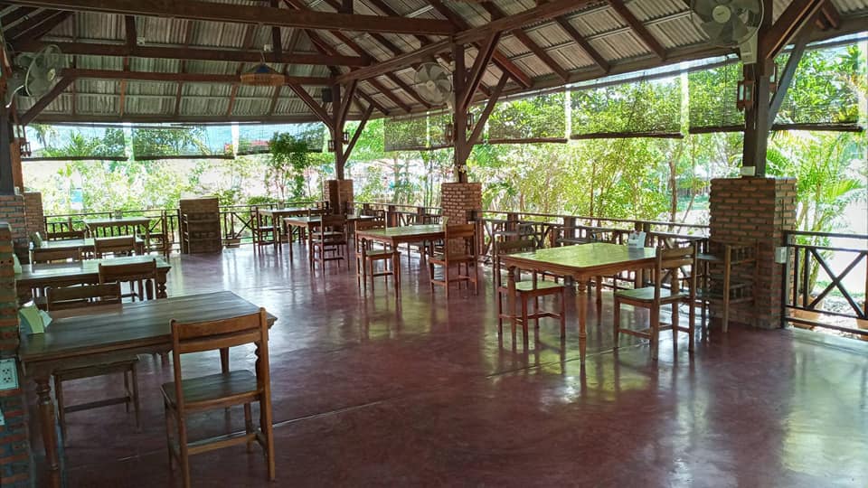 ข้าวเปิ๊ปยายเครื่อง, กับข้าวกับปลา, สินวนา, เฟื่องฟ้า, บ้านครูอิ๋ว, สิบสองหน่วยตัด, ร้านอาหารลุงจ้อย สุโขทัย, ก๋วยเตี๋ยวสุโขทัย ไม้กลางกรุง, Pizza House, Phum Phor ภูมิพ่อ, รักชาติ พาเพลิน ศรีสำโรง, ณ โขทัย, กุ๊กเหมียน, ป้าอ้วนหมูจุ่ม 2