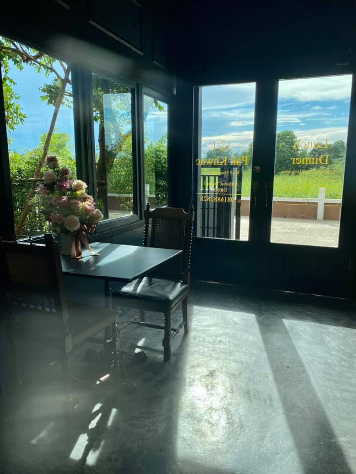 ข้าวเปิ๊ปยายเครื่อง, กับข้าวกับปลา, สินวนา, เฟื่องฟ้า, บ้านครูอิ๋ว, สิบสองหน่วยตัด, ร้านอาหารลุงจ้อย สุโขทัย, ก๋วยเตี๋ยวสุโขทัย ไม้กลางกรุง, Pizza House, Phum Phor ภูมิพ่อ, รักชาติ พาเพลิน ศรีสำโรง, ณ โขทัย, กุ๊กเหมียน, ป้าอ้วนหมูจุ่ม 2