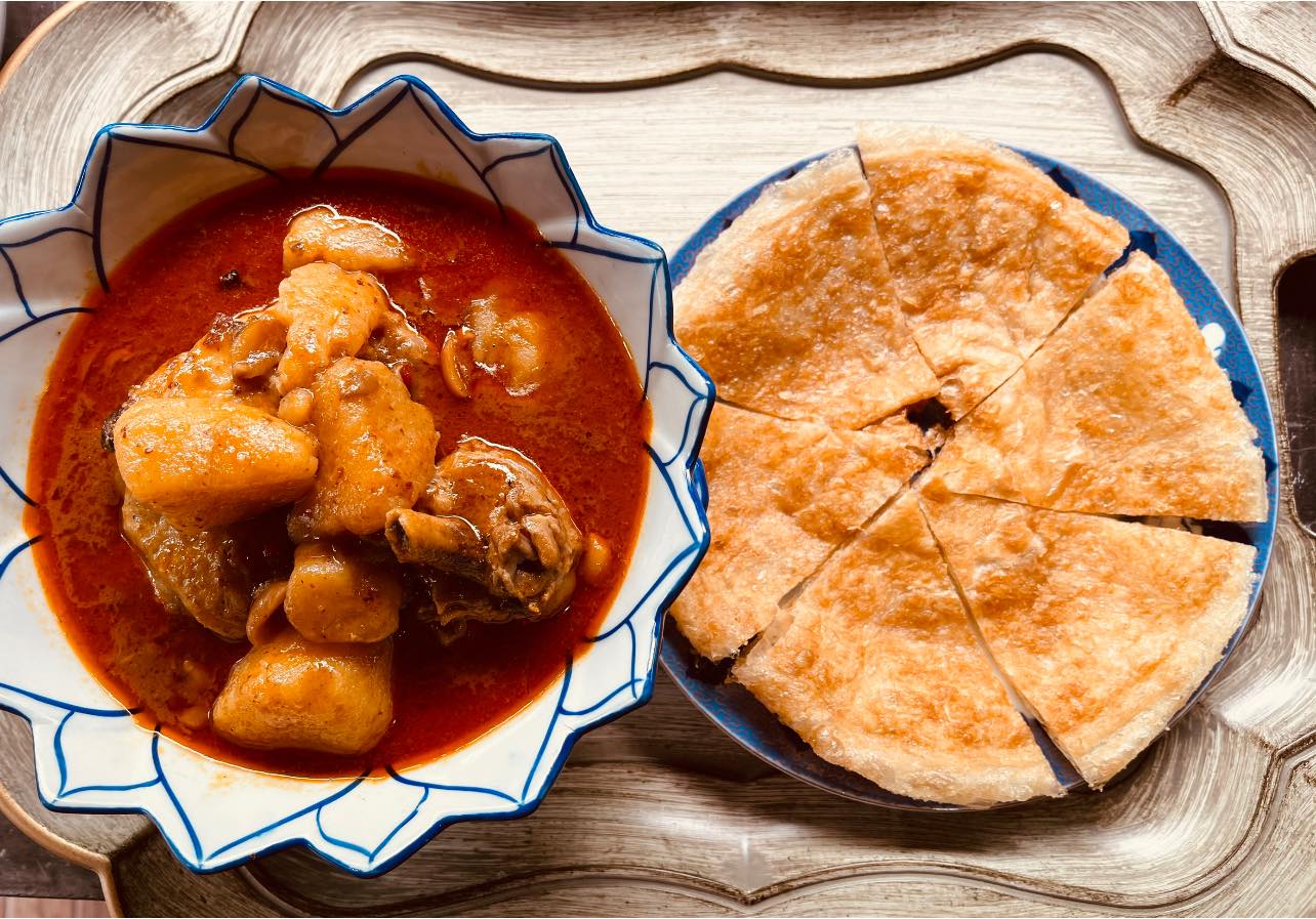 ข้าวเปิ๊ปยายเครื่อง, กับข้าวกับปลา, สินวนา, เฟื่องฟ้า, บ้านครูอิ๋ว, สิบสองหน่วยตัด, ร้านอาหารลุงจ้อย สุโขทัย, ก๋วยเตี๋ยวสุโขทัย ไม้กลางกรุง, Pizza House, Phum Phor ภูมิพ่อ, รักชาติ พาเพลิน ศรีสำโรง, ณ โขทัย, กุ๊กเหมียน, ป้าอ้วนหมูจุ่ม 2