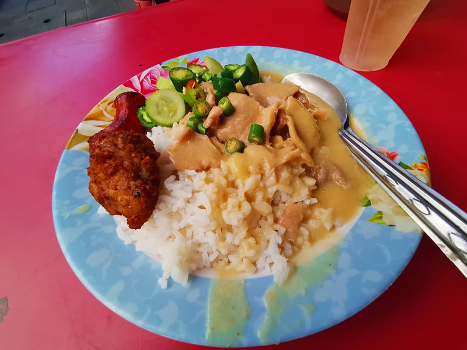 ติ๋มเกี๊ยวยักษ์, แกงกระหรี่คุณมาลี, Hongkong Dimsum, เหอ เฉิน ฟง, ข้าวขาหมูนายอุ๊ , เกี้ยมอี๋โบราณเจ๊ชุง, ขนมบั๊วเกี้ยไหหลำโบราณ, ข้าวขาหมูเฮียโอว, บะหมี่จับกัง เยาวราช, ก๋วยเตี๋ยวเป็ดนายเมา, ราดหน้า ท่ง ฮั่ว เฮง "เฮียตั๋ง", JAO.UN - 早安, ตี๋หยกกาแฟโบราณ, Lhong Tou Cafe, ZONG TER - 松德