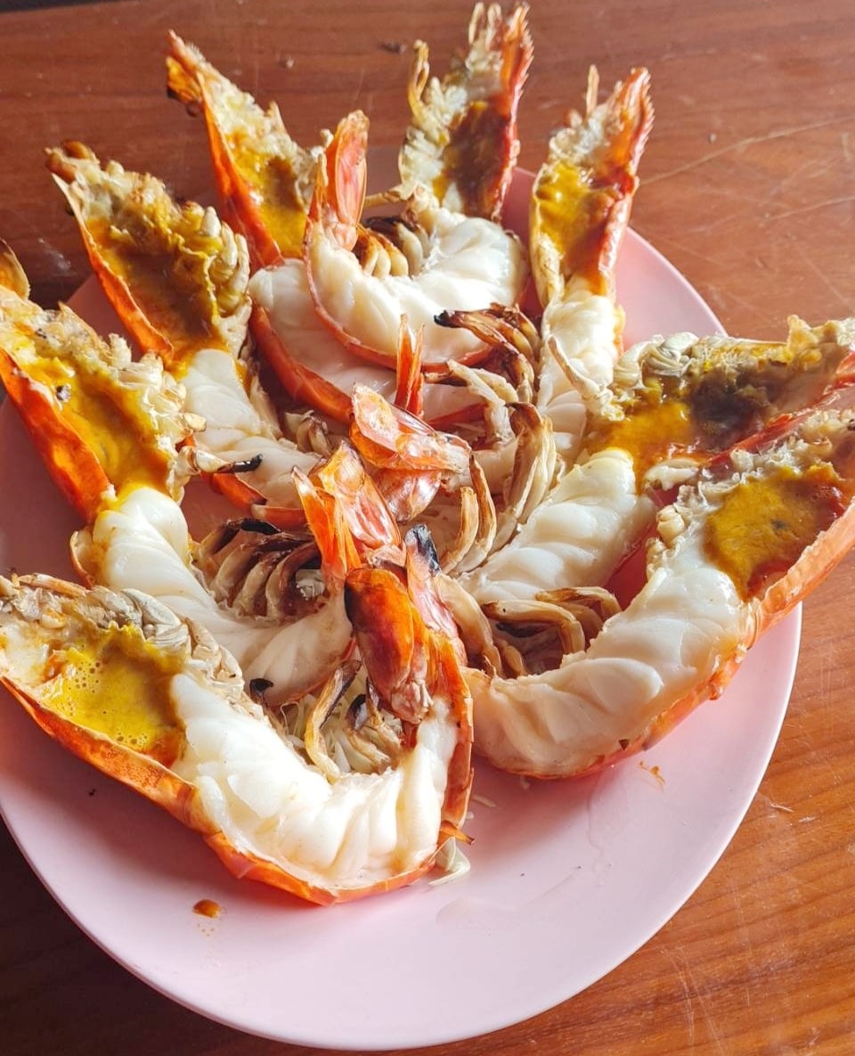 บ้านโพธิ์ริเวอร์ไซด์, ร้านอาหารมธุรสเรือนแพ, Baan Melon Desert, ร้านบ้านเบญฯ, บ้านปูกรรเชียง, ร้านกุ้งนาง, ร้านชวนมา ริมแม่น้ำบางปะกง, ครัวแม่ส้มเกลี้ยง, ครัวปลาเถื่อน, แพเคียงน้ำ, ลุงตีฟและยาย, รวยเรือนแพ, เอกเขนก, ชัยครับ, แพพยงค์ ริมน้ำ, 111/11 บ้านริมคลอง, มีน้ำ มีปลา cafe&amp;restaurant