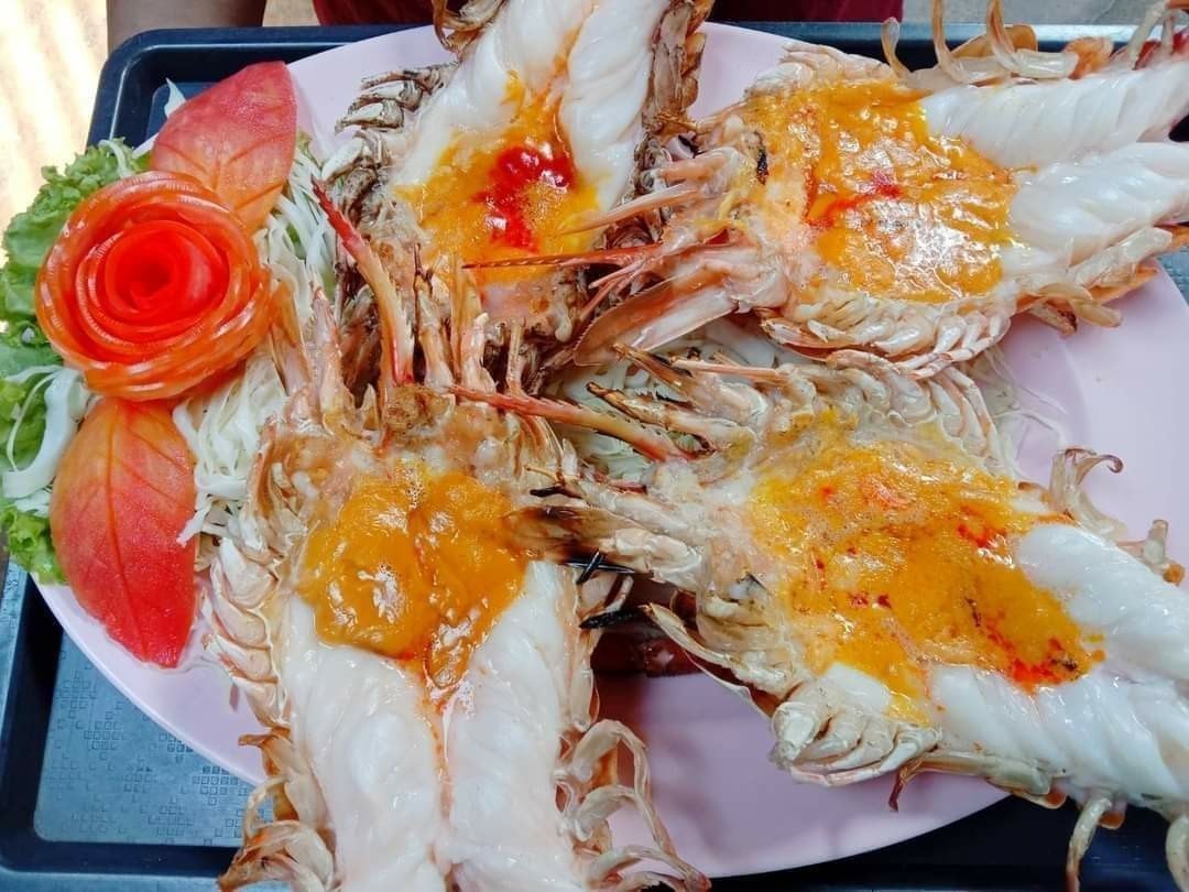 บ้านโพธิ์ริเวอร์ไซด์, ร้านอาหารมธุรสเรือนแพ, Baan Melon Desert, ร้านบ้านเบญฯ, บ้านปูกรรเชียง, ร้านกุ้งนาง, ร้านชวนมา ริมแม่น้ำบางปะกง, ครัวแม่ส้มเกลี้ยง, ครัวปลาเถื่อน, แพเคียงน้ำ, ลุงตีฟและยาย, รวยเรือนแพ, เอกเขนก, ชัยครับ, แพพยงค์ ริมน้ำ, 111/11 บ้านริมคลอง, มีน้ำ มีปลา cafe&amp;restaurant