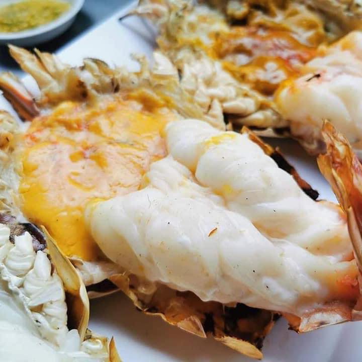 บ้านโพธิ์ริเวอร์ไซด์, ร้านอาหารมธุรสเรือนแพ, Baan Melon Desert, ร้านบ้านเบญฯ, บ้านปูกรรเชียง, ร้านกุ้งนาง, ร้านชวนมา ริมแม่น้ำบางปะกง, ครัวแม่ส้มเกลี้ยง, ครัวปลาเถื่อน, แพเคียงน้ำ, ลุงตีฟและยาย, รวยเรือนแพ, เอกเขนก, ชัยครับ, แพพยงค์ ริมน้ำ, 111/11 บ้านริมคลอง, มีน้ำ มีปลา cafe&amp;restaurant