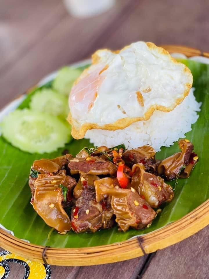 บ้านโพธิ์ริเวอร์ไซด์, ร้านอาหารมธุรสเรือนแพ, Baan Melon Desert, ร้านบ้านเบญฯ, บ้านปูกรรเชียง, ร้านกุ้งนาง, ร้านชวนมา ริมแม่น้ำบางปะกง, ครัวแม่ส้มเกลี้ยง, ครัวปลาเถื่อน, แพเคียงน้ำ, ลุงตีฟและยาย, รวยเรือนแพ, เอกเขนก, ชัยครับ, แพพยงค์ ริมน้ำ, 111/11 บ้านริมคลอง, มีน้ำ มีปลา cafe&amp;restaurant