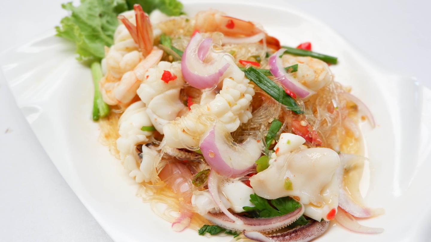 บ้านโพธิ์ริเวอร์ไซด์, ร้านอาหารมธุรสเรือนแพ, Baan Melon Desert, ร้านบ้านเบญฯ, บ้านปูกรรเชียง, ร้านกุ้งนาง, ร้านชวนมา ริมแม่น้ำบางปะกง, ครัวแม่ส้มเกลี้ยง, ครัวปลาเถื่อน, แพเคียงน้ำ, ลุงตีฟและยาย, รวยเรือนแพ, เอกเขนก, ชัยครับ, แพพยงค์ ริมน้ำ, 111/11 บ้านริมคลอง, มีน้ำ มีปลา cafe&amp;restaurant