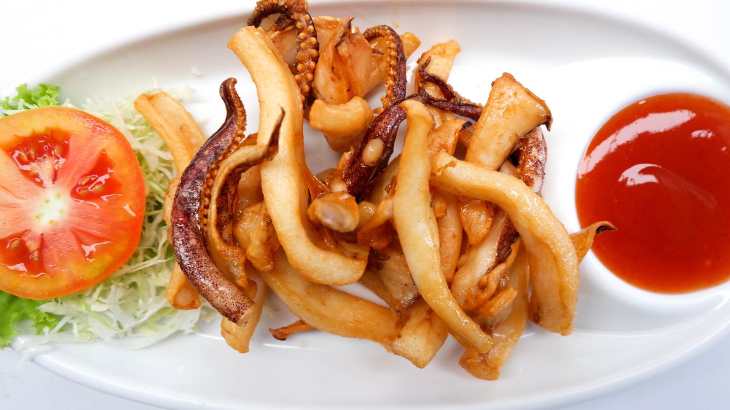 บ้านโพธิ์ริเวอร์ไซด์, ร้านอาหารมธุรสเรือนแพ, Baan Melon Desert, ร้านบ้านเบญฯ, บ้านปูกรรเชียง, ร้านกุ้งนาง, ร้านชวนมา ริมแม่น้ำบางปะกง, ครัวแม่ส้มเกลี้ยง, ครัวปลาเถื่อน, แพเคียงน้ำ, ลุงตีฟและยาย, รวยเรือนแพ, เอกเขนก, ชัยครับ, แพพยงค์ ริมน้ำ, 111/11 บ้านริมคลอง, มีน้ำ มีปลา cafe&amp;restaurant