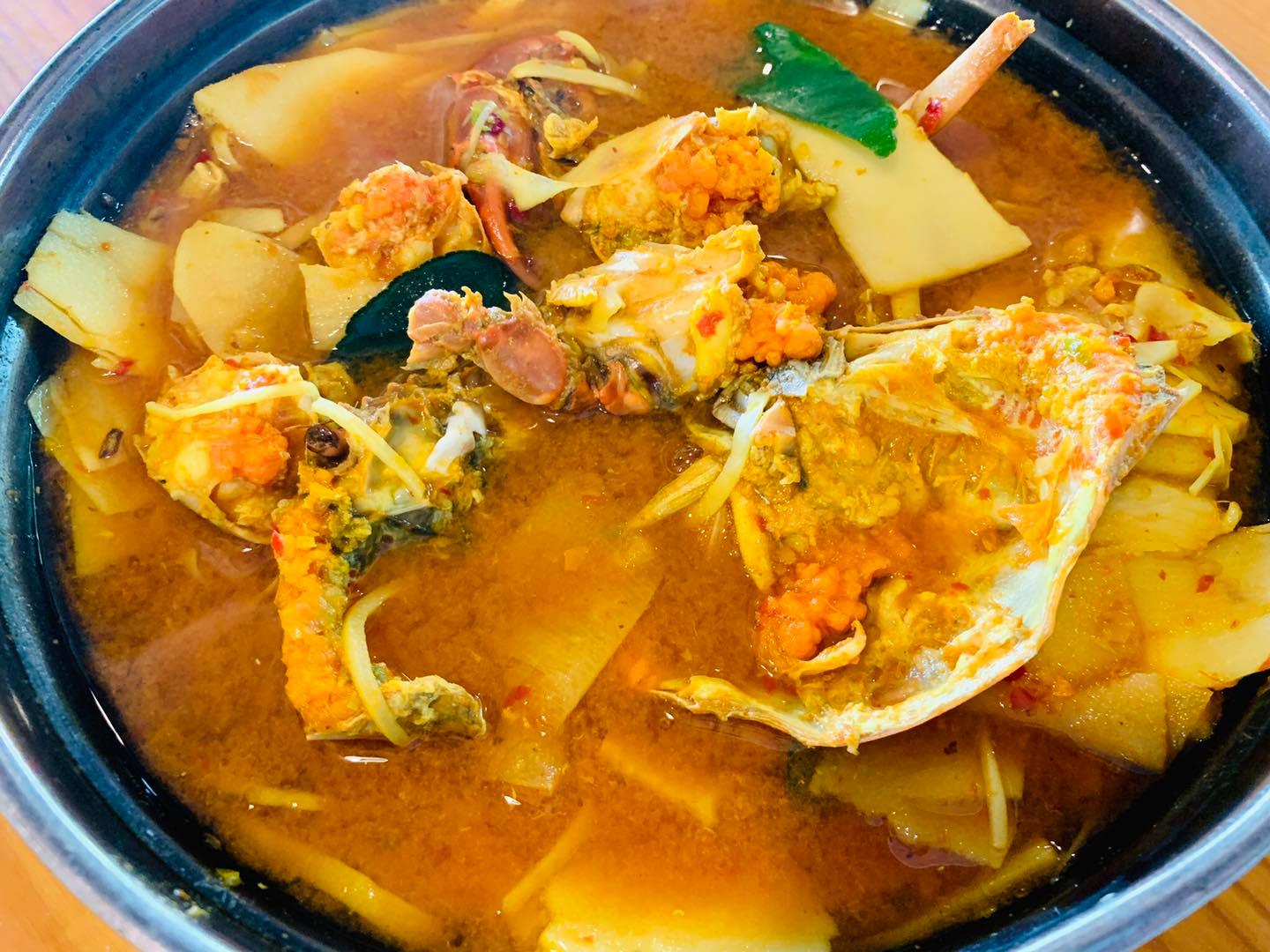 บ้านโพธิ์ริเวอร์ไซด์, ร้านอาหารมธุรสเรือนแพ, Baan Melon Desert, ร้านบ้านเบญฯ, บ้านปูกรรเชียง, ร้านกุ้งนาง, ร้านชวนมา ริมแม่น้ำบางปะกง, ครัวแม่ส้มเกลี้ยง, ครัวปลาเถื่อน, แพเคียงน้ำ, ลุงตีฟและยาย, รวยเรือนแพ, เอกเขนก, ชัยครับ, แพพยงค์ ริมน้ำ, 111/11 บ้านริมคลอง, มีน้ำ มีปลา cafe&amp;restaurant