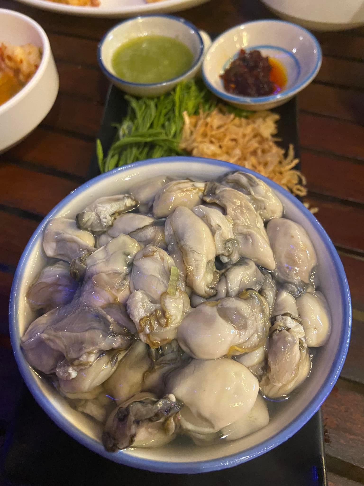 บ้านโพธิ์ริเวอร์ไซด์, ร้านอาหารมธุรสเรือนแพ, Baan Melon Desert, ร้านบ้านเบญฯ, บ้านปูกรรเชียง, ร้านกุ้งนาง, ร้านชวนมา ริมแม่น้ำบางปะกง, ครัวแม่ส้มเกลี้ยง, ครัวปลาเถื่อน, แพเคียงน้ำ, ลุงตีฟและยาย, รวยเรือนแพ, เอกเขนก, ชัยครับ, แพพยงค์ ริมน้ำ, 111/11 บ้านริมคลอง, มีน้ำ มีปลา cafe&amp;restaurant